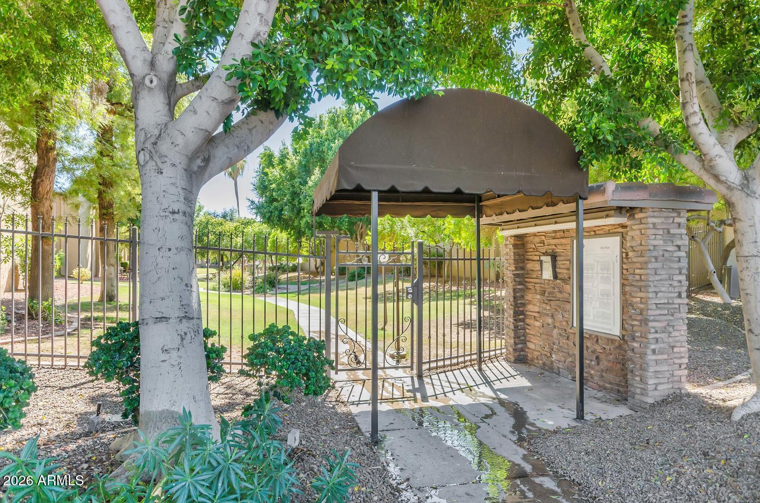 3825 E CAMELBACK Road E 226