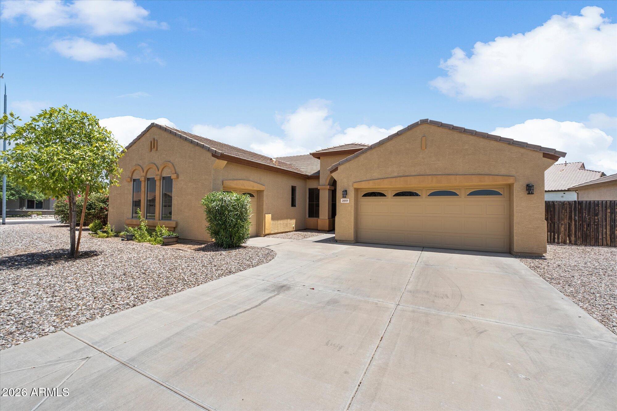 2619 E Hazeltine Way