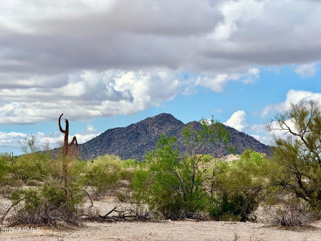 Photo of 0 N Deer Trl Lot E 2.5 Acres #-, Maricopa, AZ 85139 (MLS # 7086463)