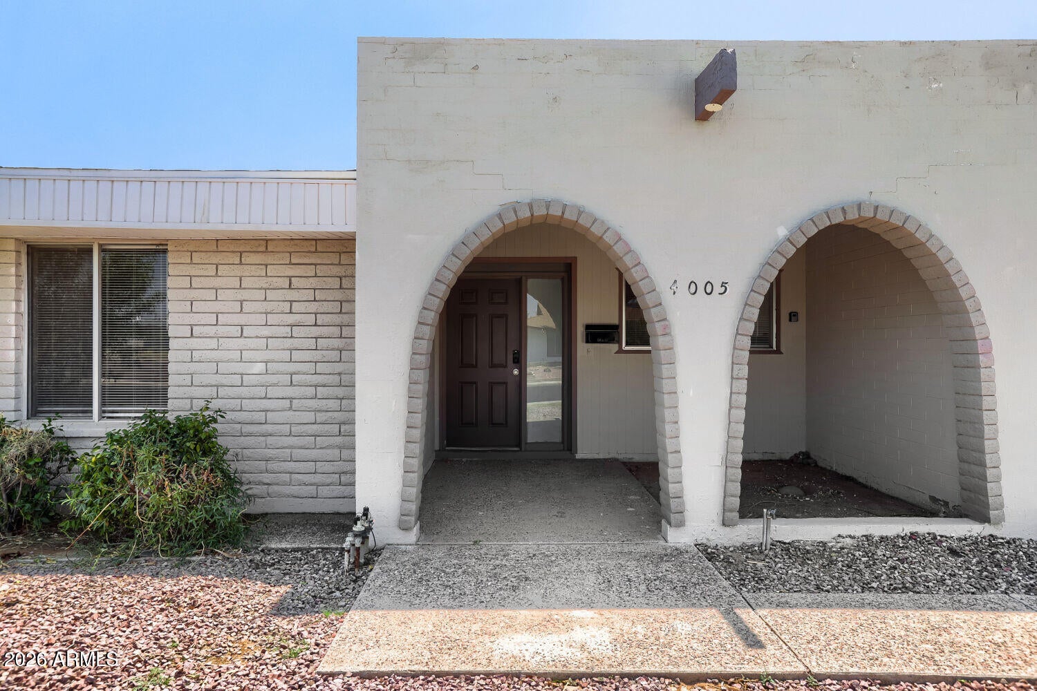 4005 W CAROL Avenue