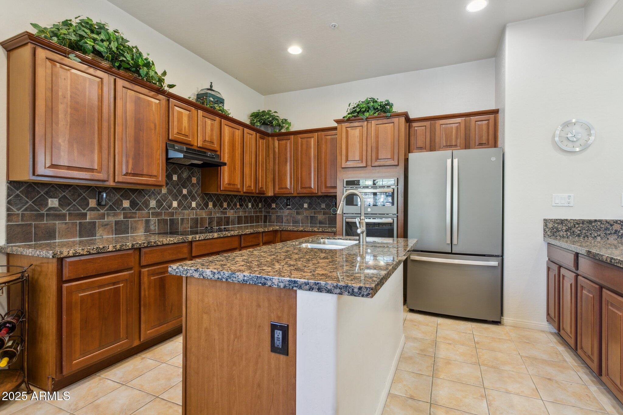 19550 N GRAYHAWK Drive 1136