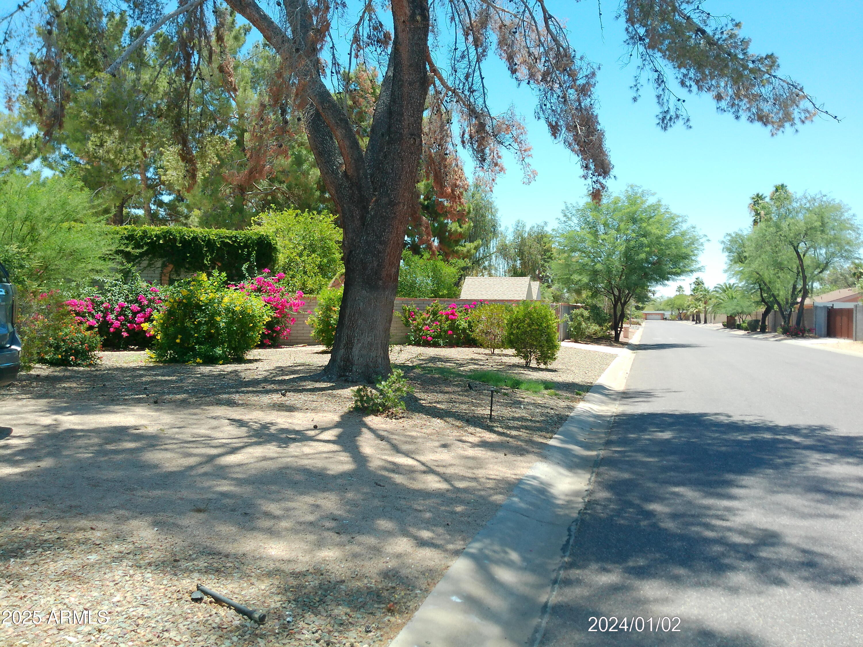 6139 E VOLTAIRE Avenue