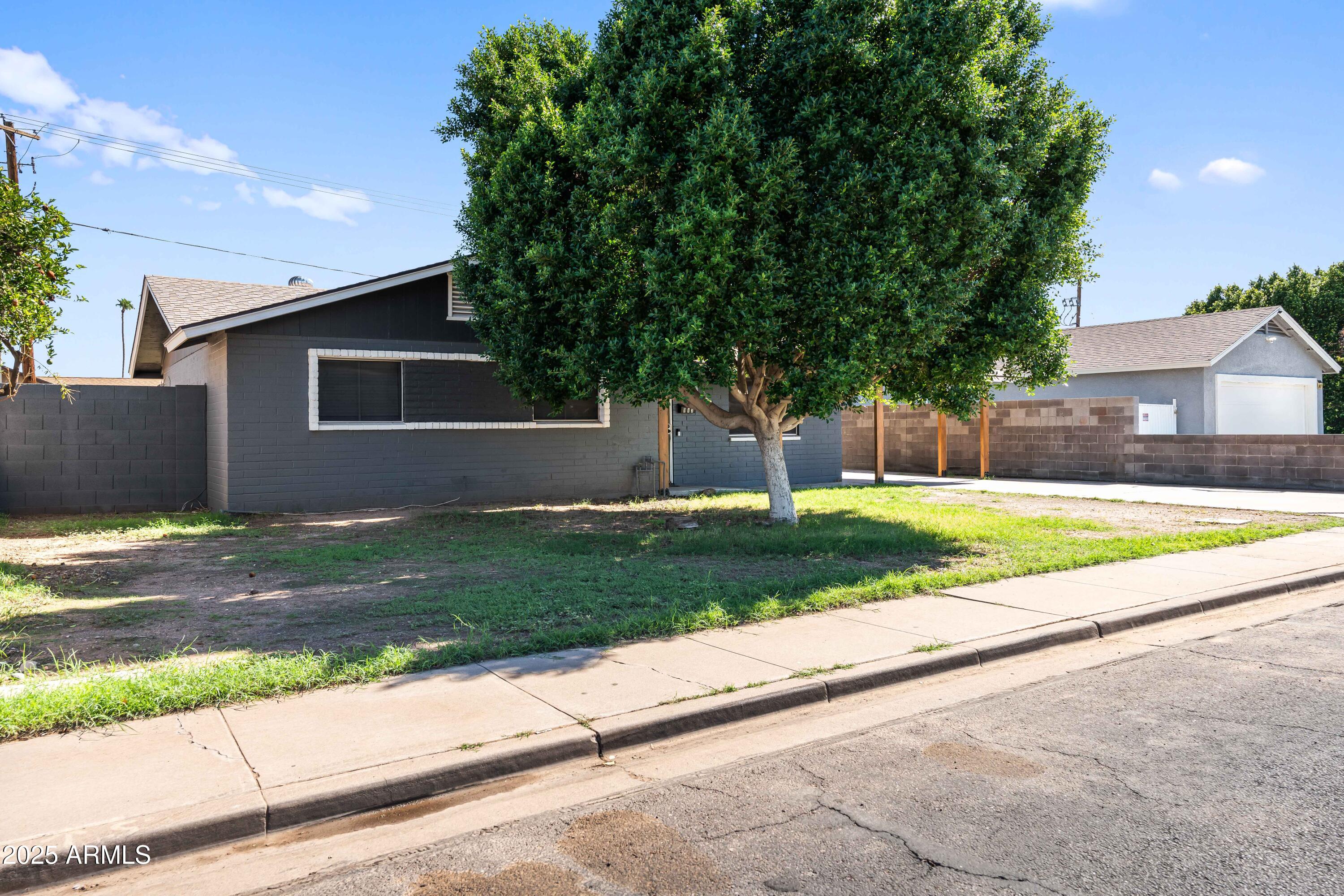 943 S LAZONA Drive