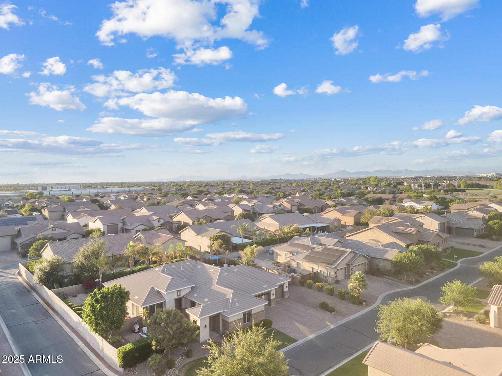 21912 E DESERT HILLS Drive
