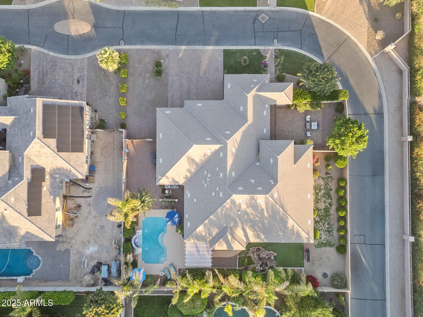 21912 E DESERT HILLS Drive