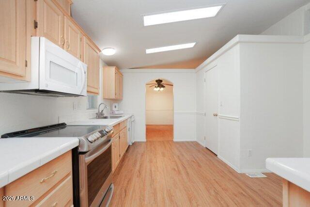 2050 W STATE ROUTE 89A -- 294