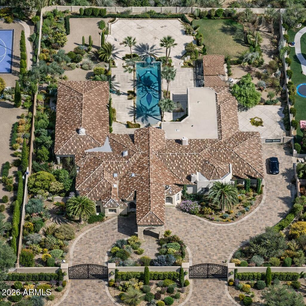 6525 N LOST DUTCHMAN Drive