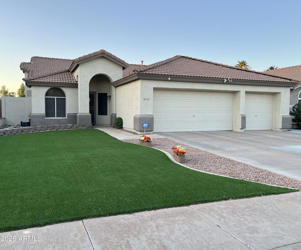Photo of 1848 E Saratoga Street, Gilbert, AZ 85296 (MLS # 7031892)