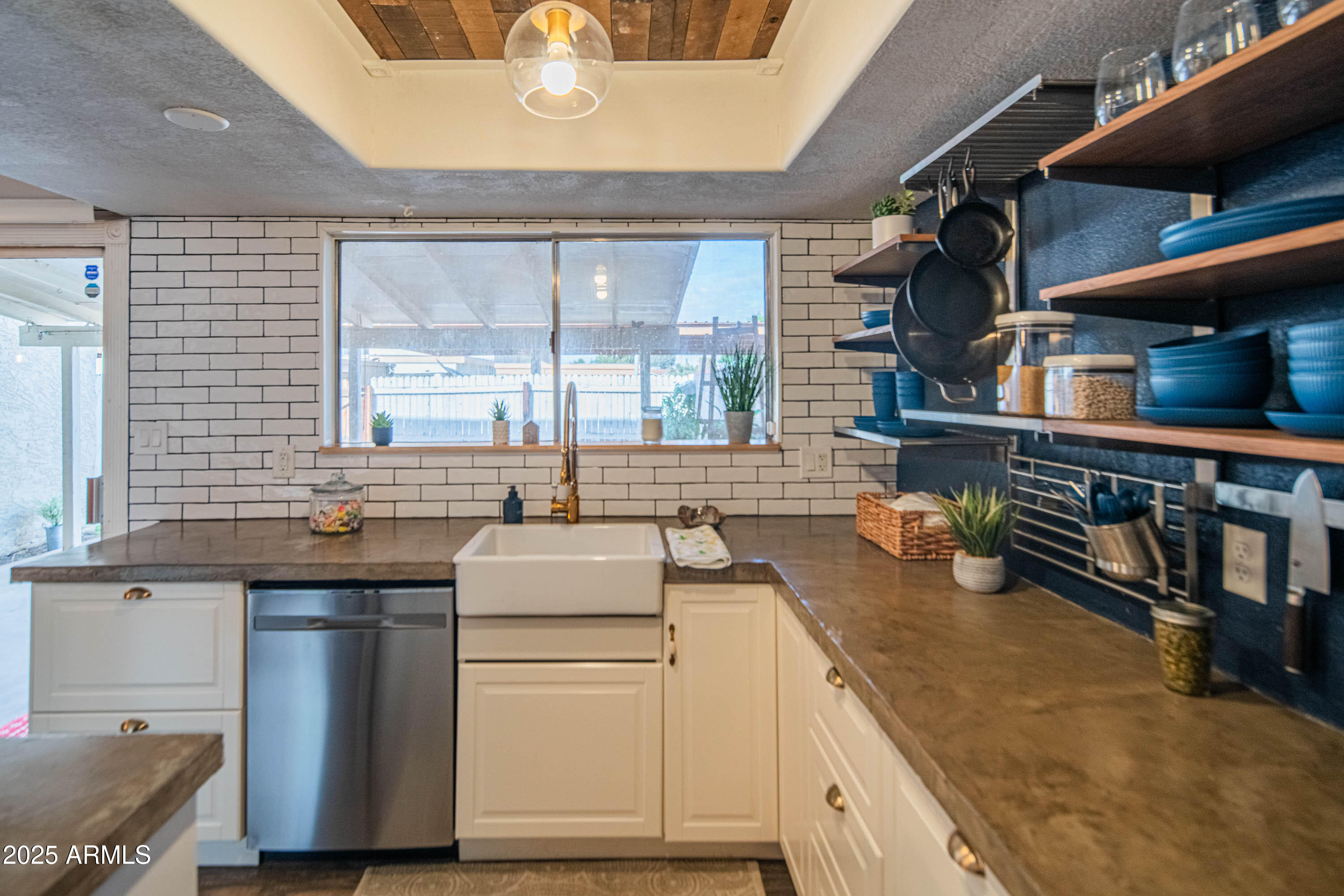 3203 W ROYAL PALM Road