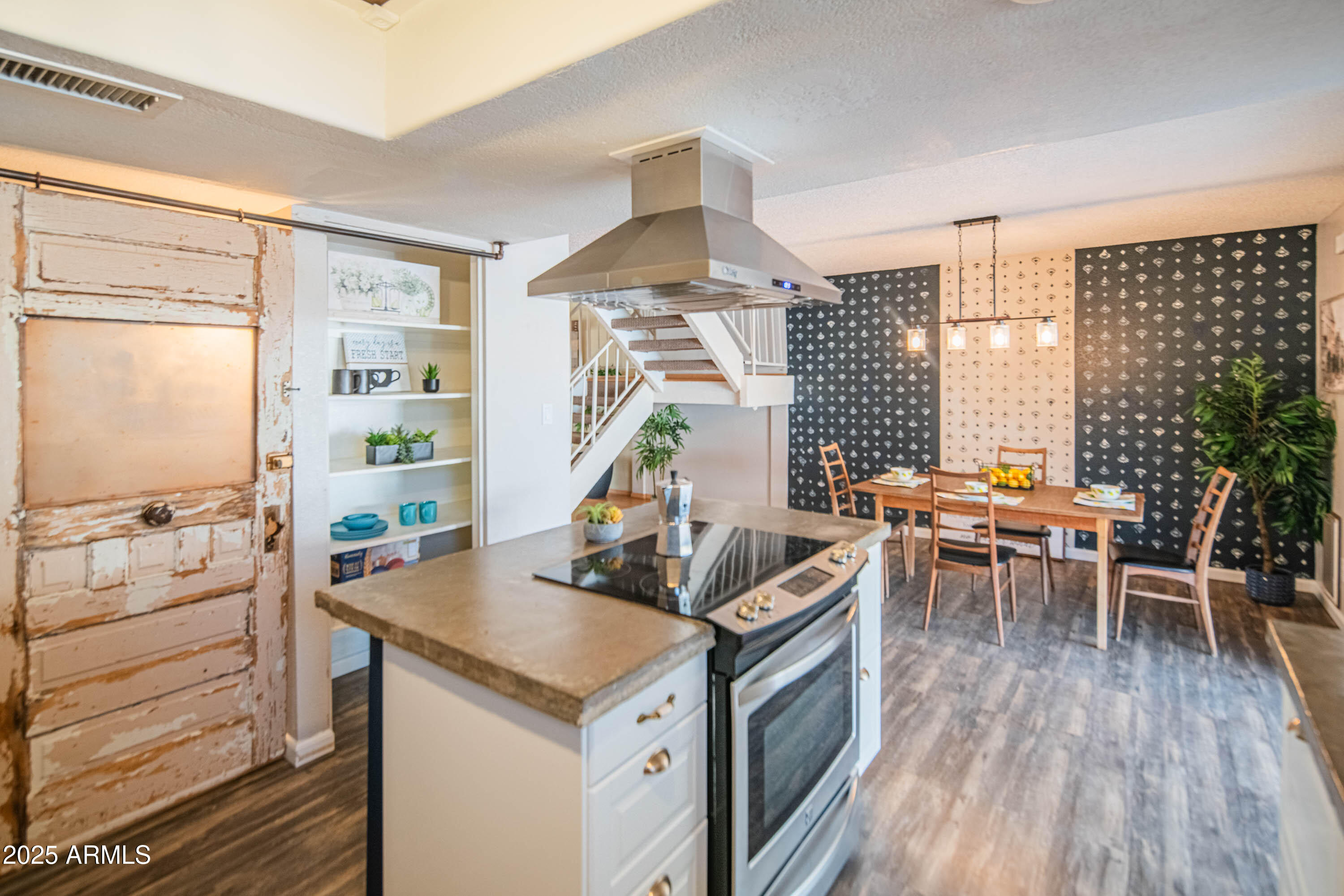 3203 W ROYAL PALM Road