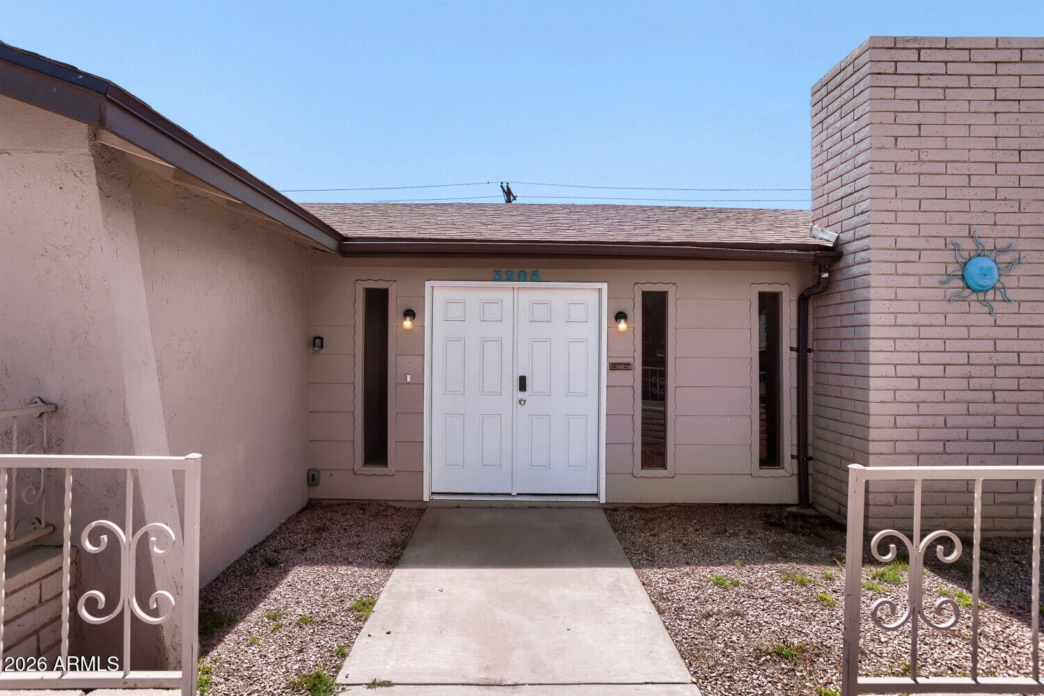 3205 W MARIPOSA Street