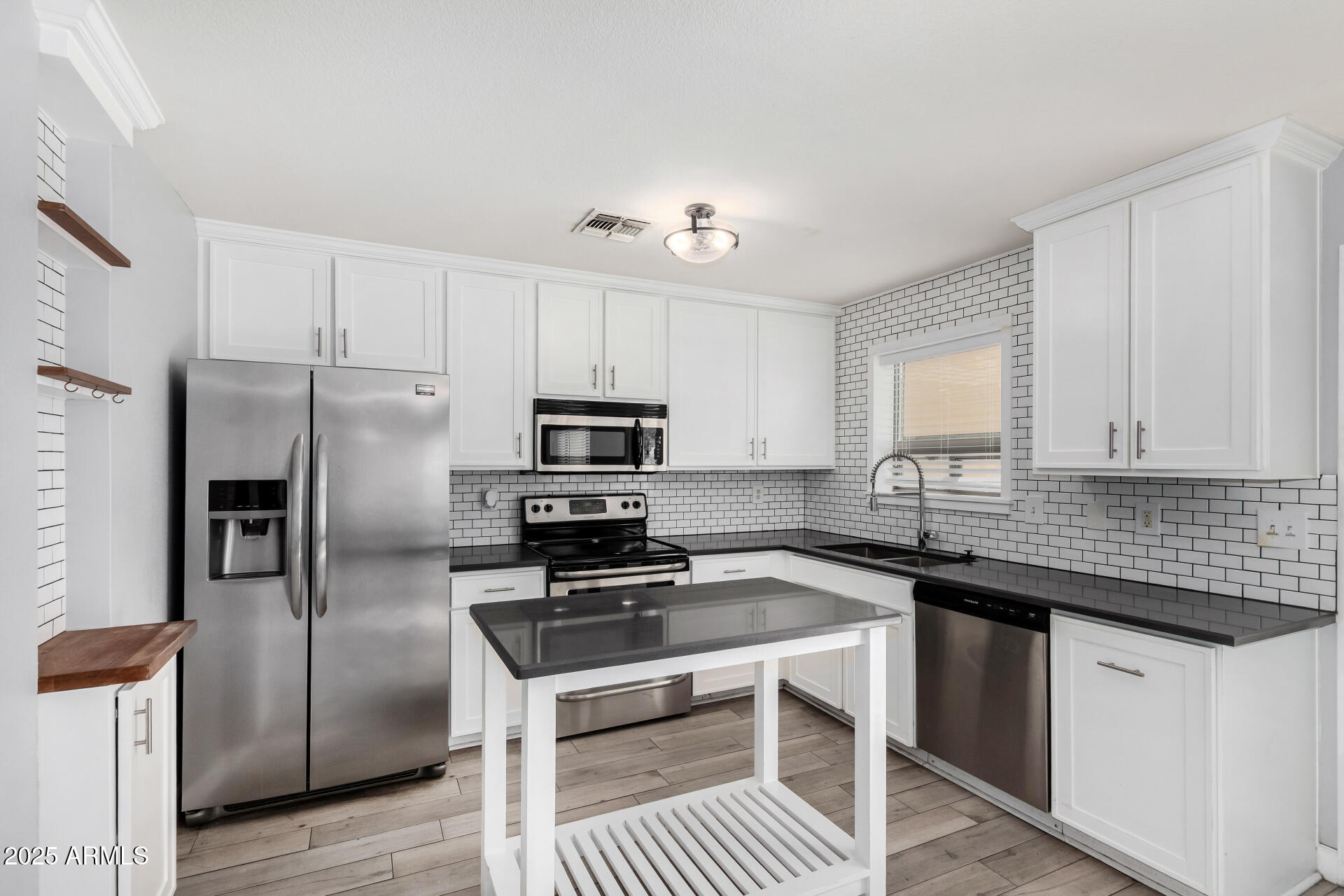 22694 N KENNEDY Drive