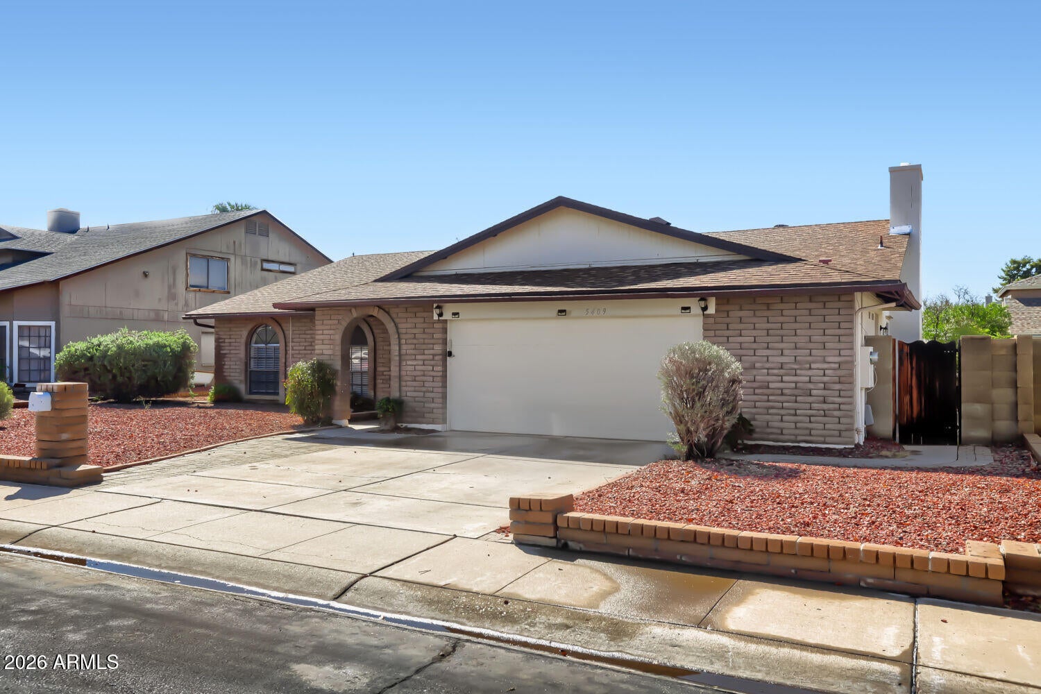 5409 W DESERT HILLS Drive