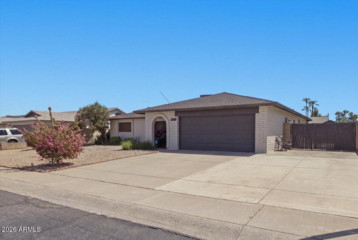 811 W REDFIELD Road W