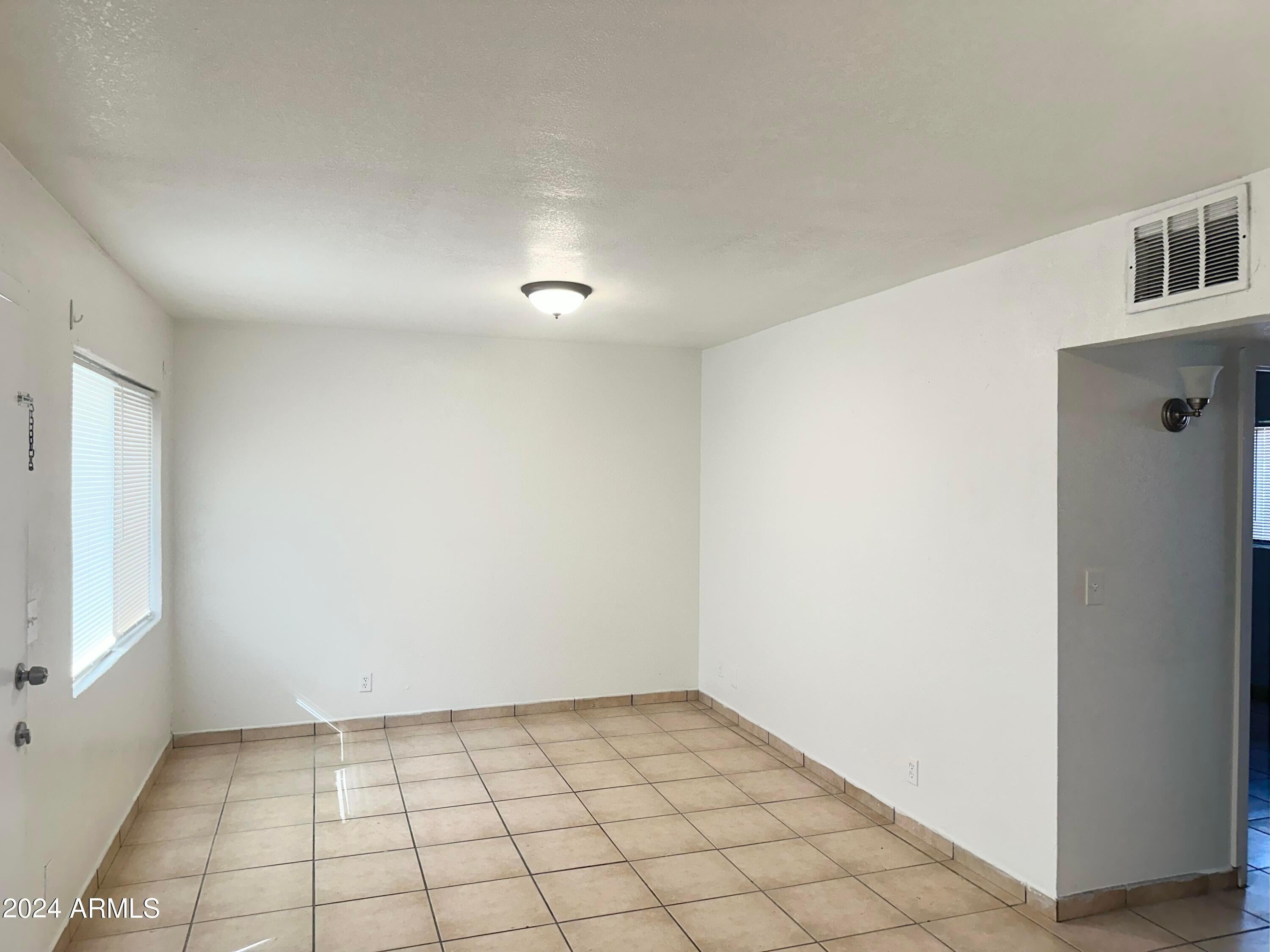 2033 W Madison -- Apt 1