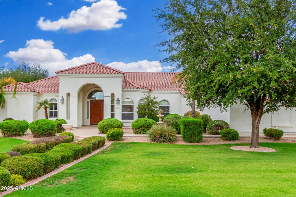 Photo of 2610 E Meadowview Drive, Gilbert, AZ 85298 (MLS # 6915059)