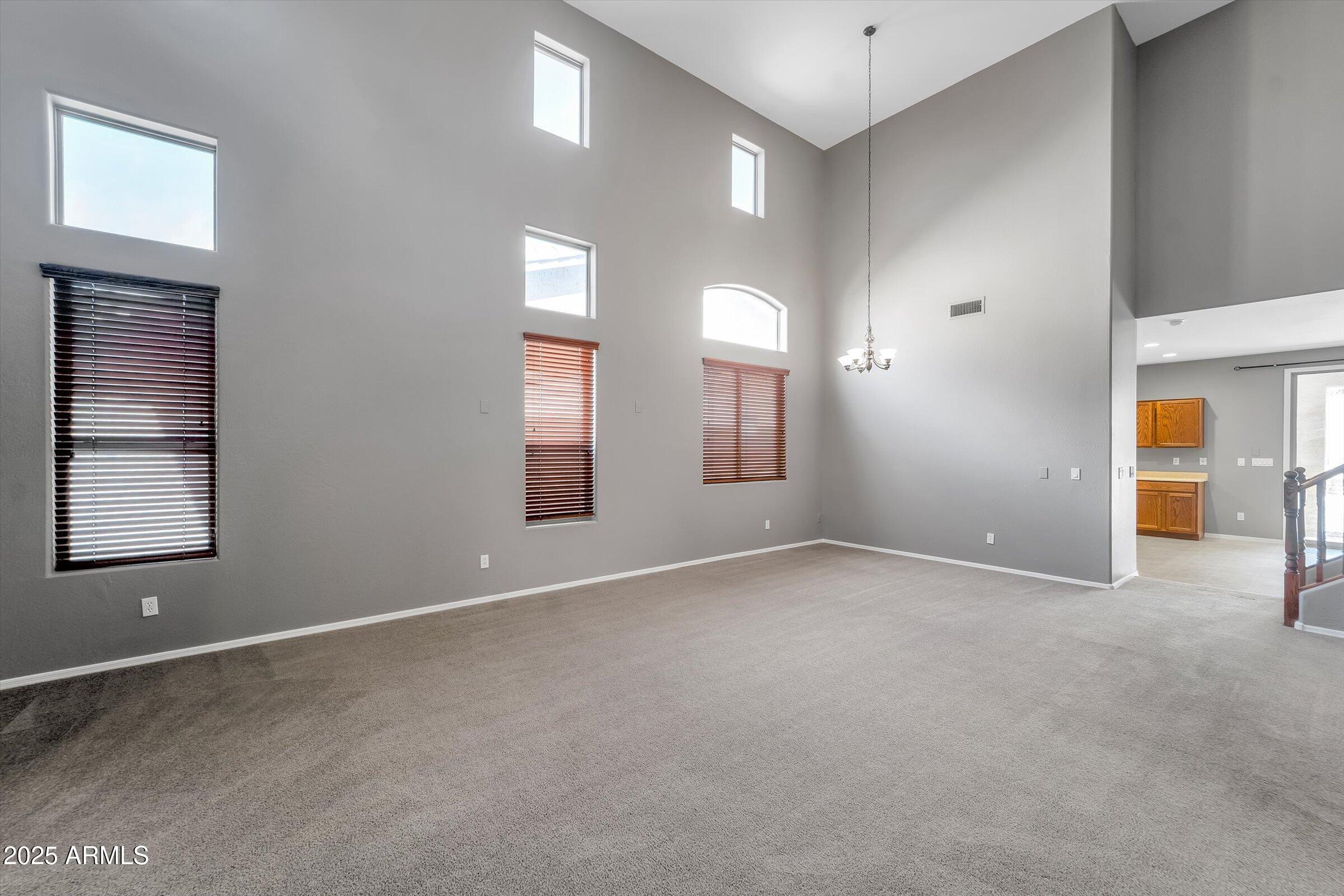 2306 W SPUR Drive