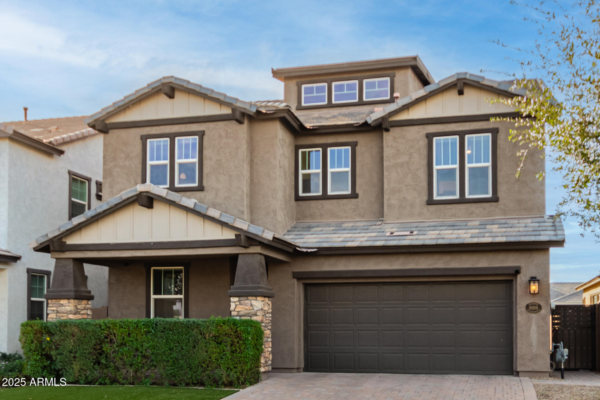 10205 E NOPAL Avenue