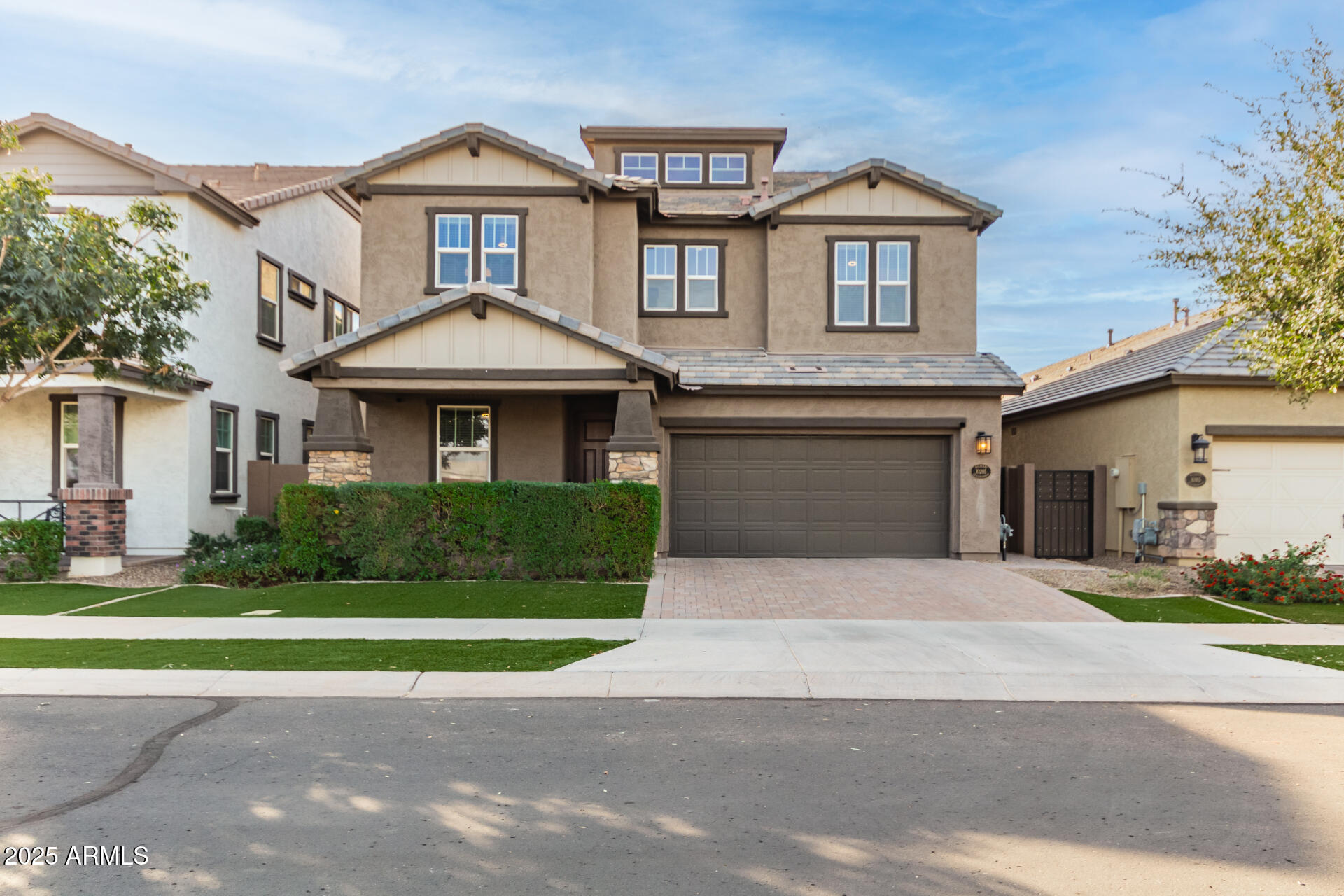 10205 E NOPAL Avenue