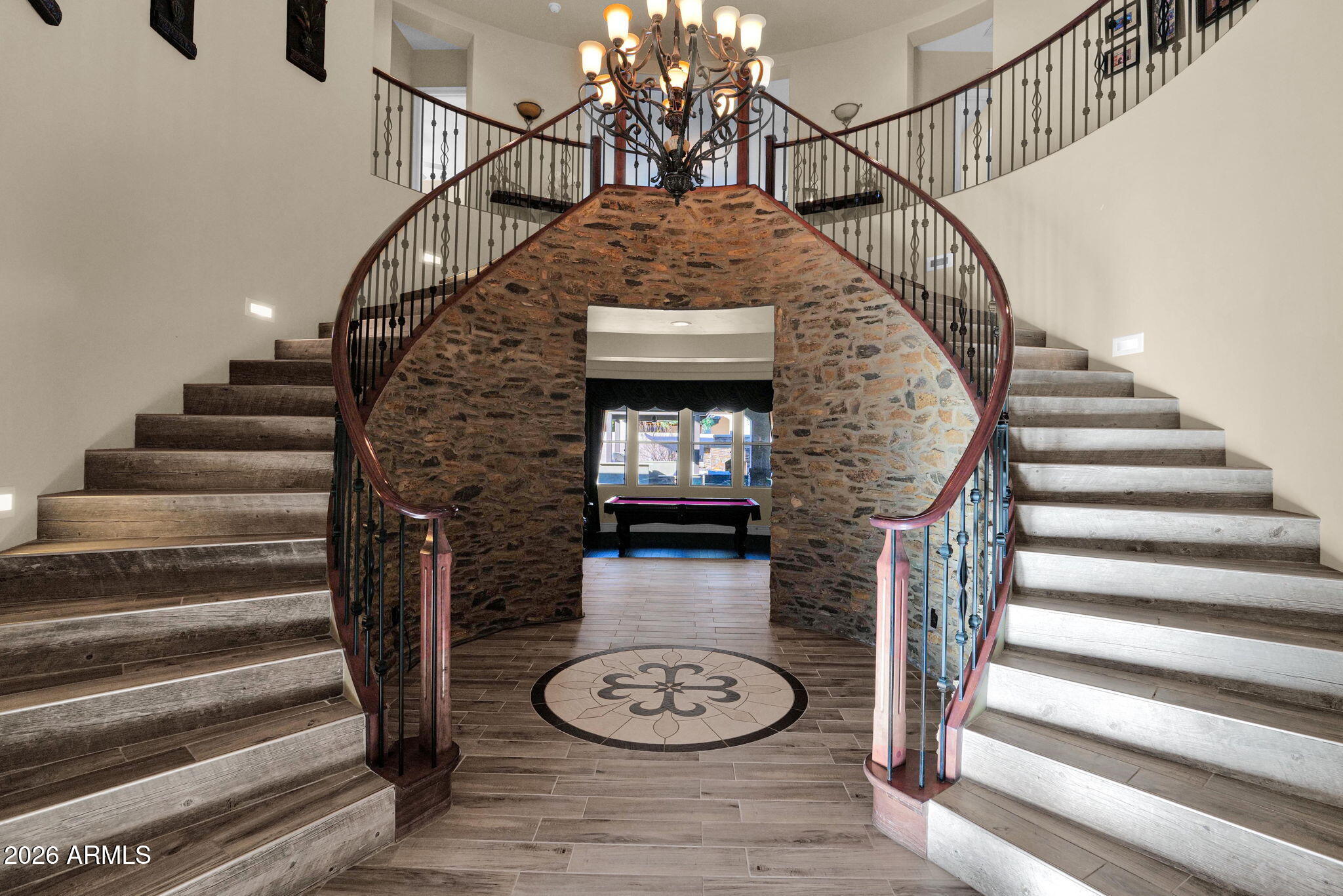 294 W GRAND CANYON Drive