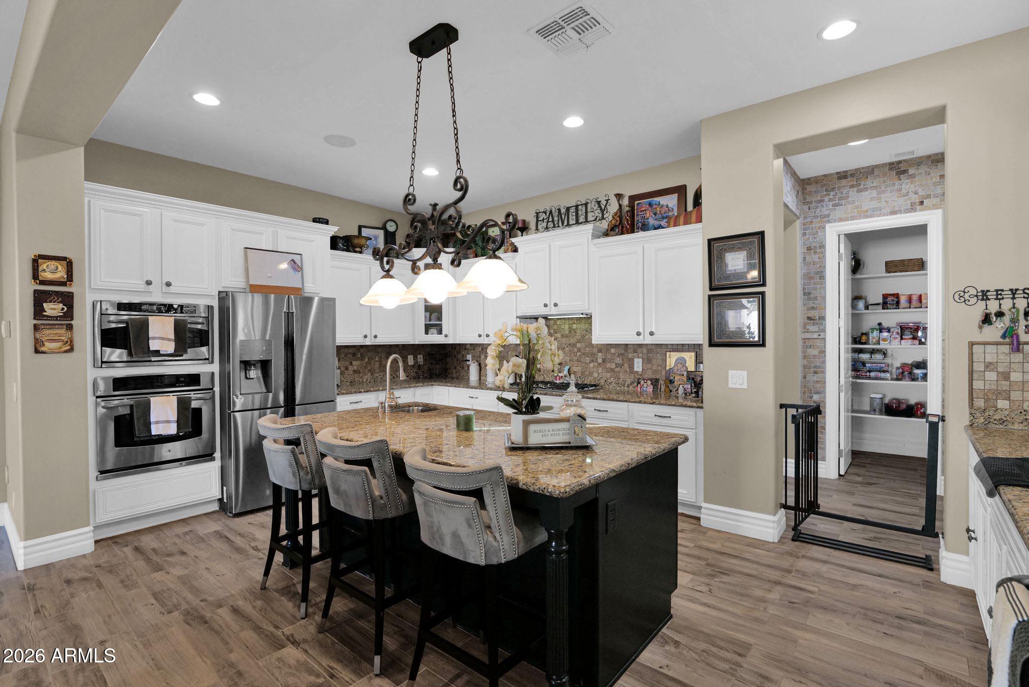 294 W GRAND CANYON Drive