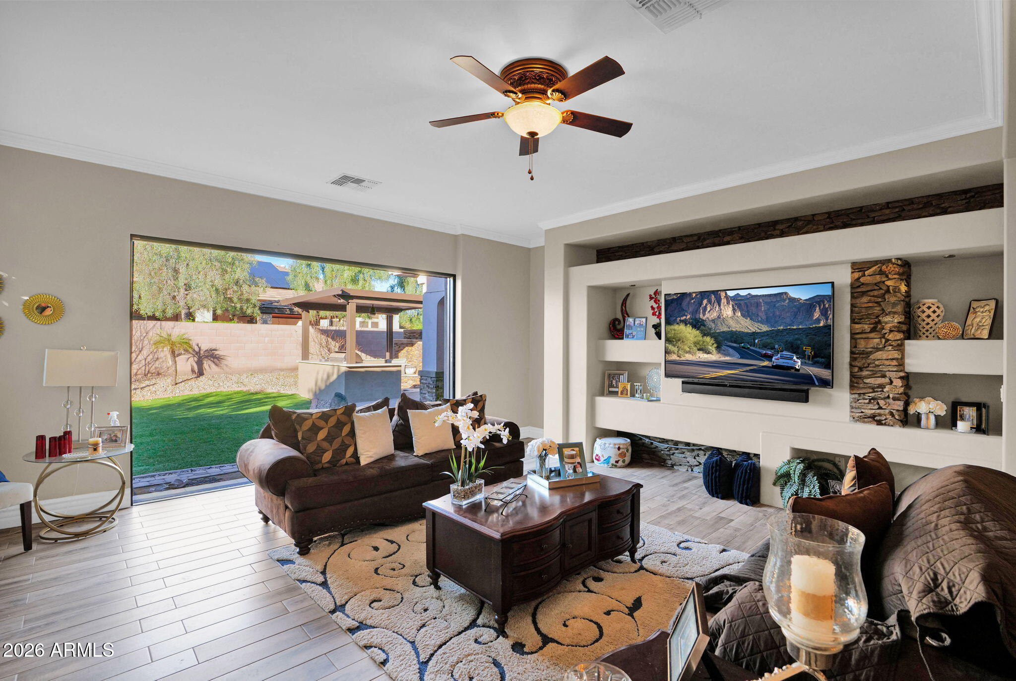 294 W GRAND CANYON Drive
