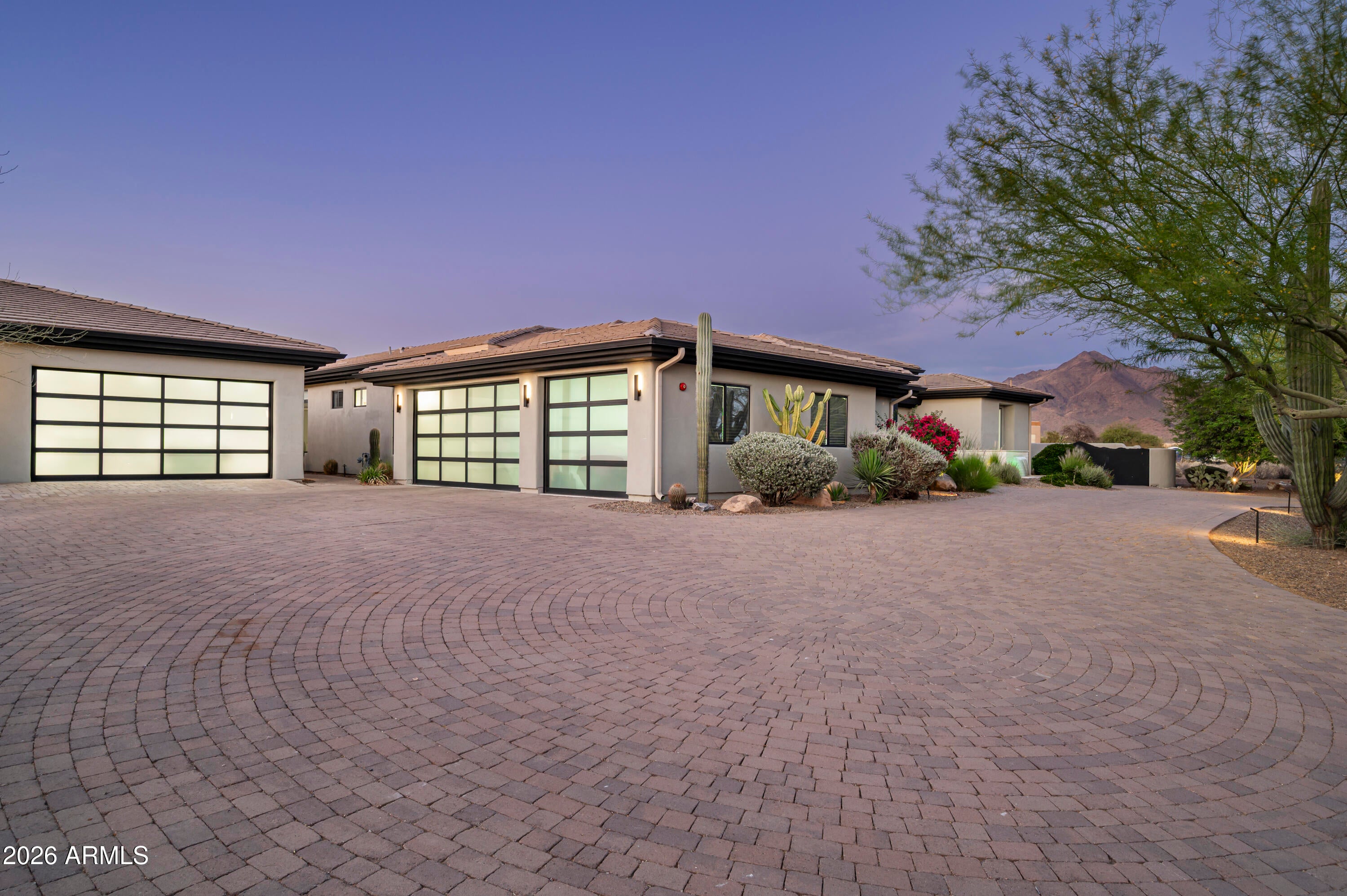 9002 E RIMROCK Drive