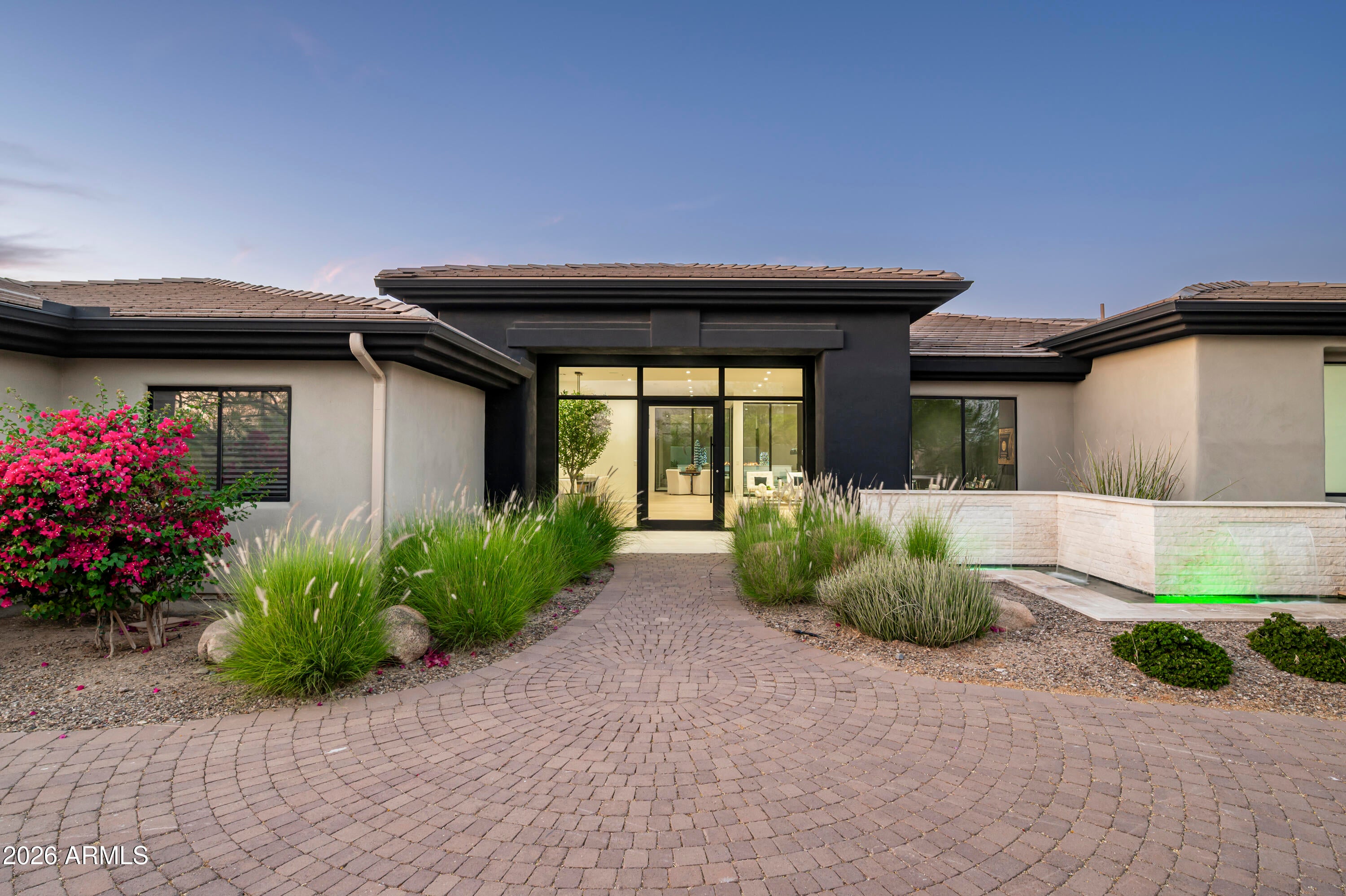 9002 E RIMROCK Drive
