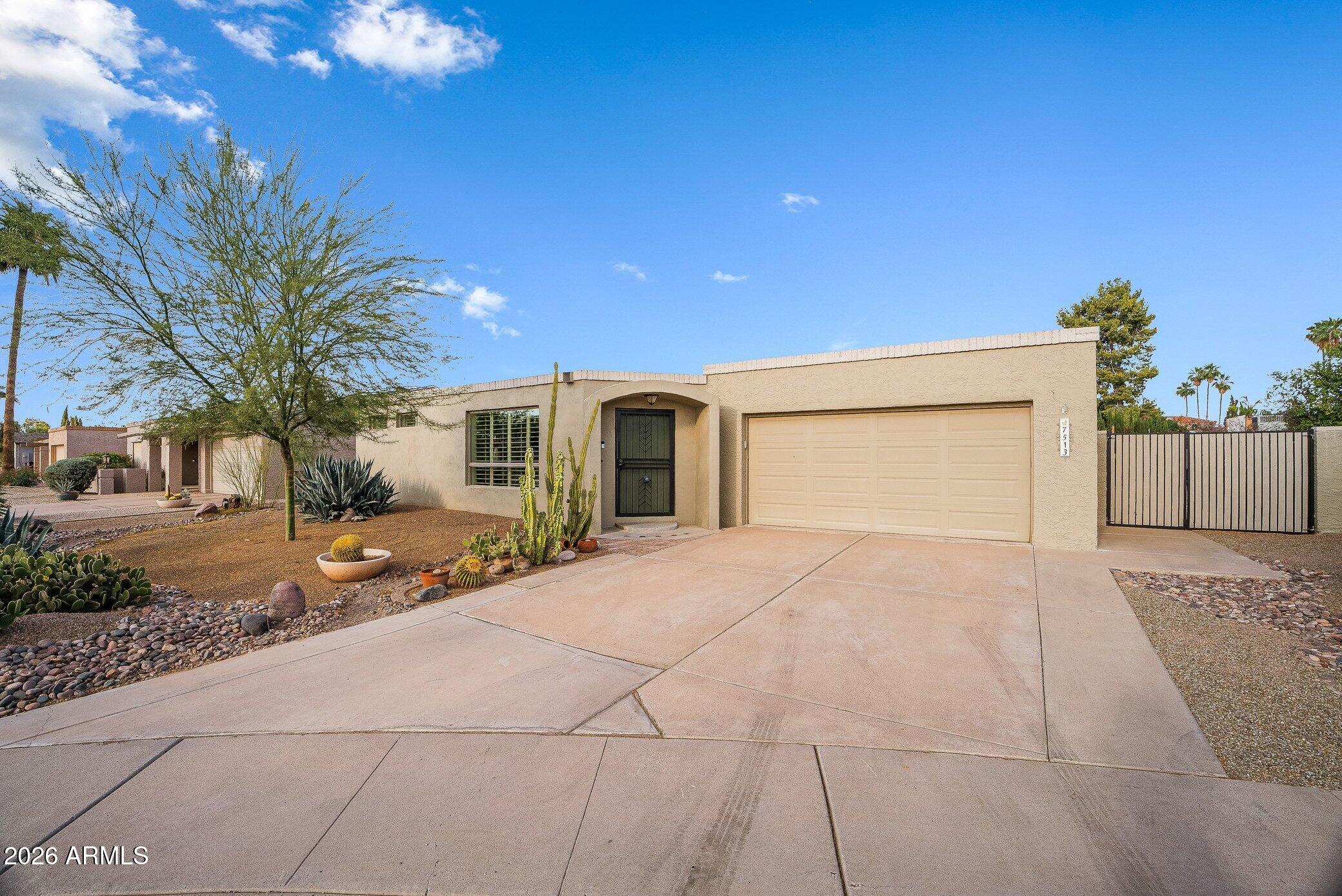 7513 N VIA DE MANANA --