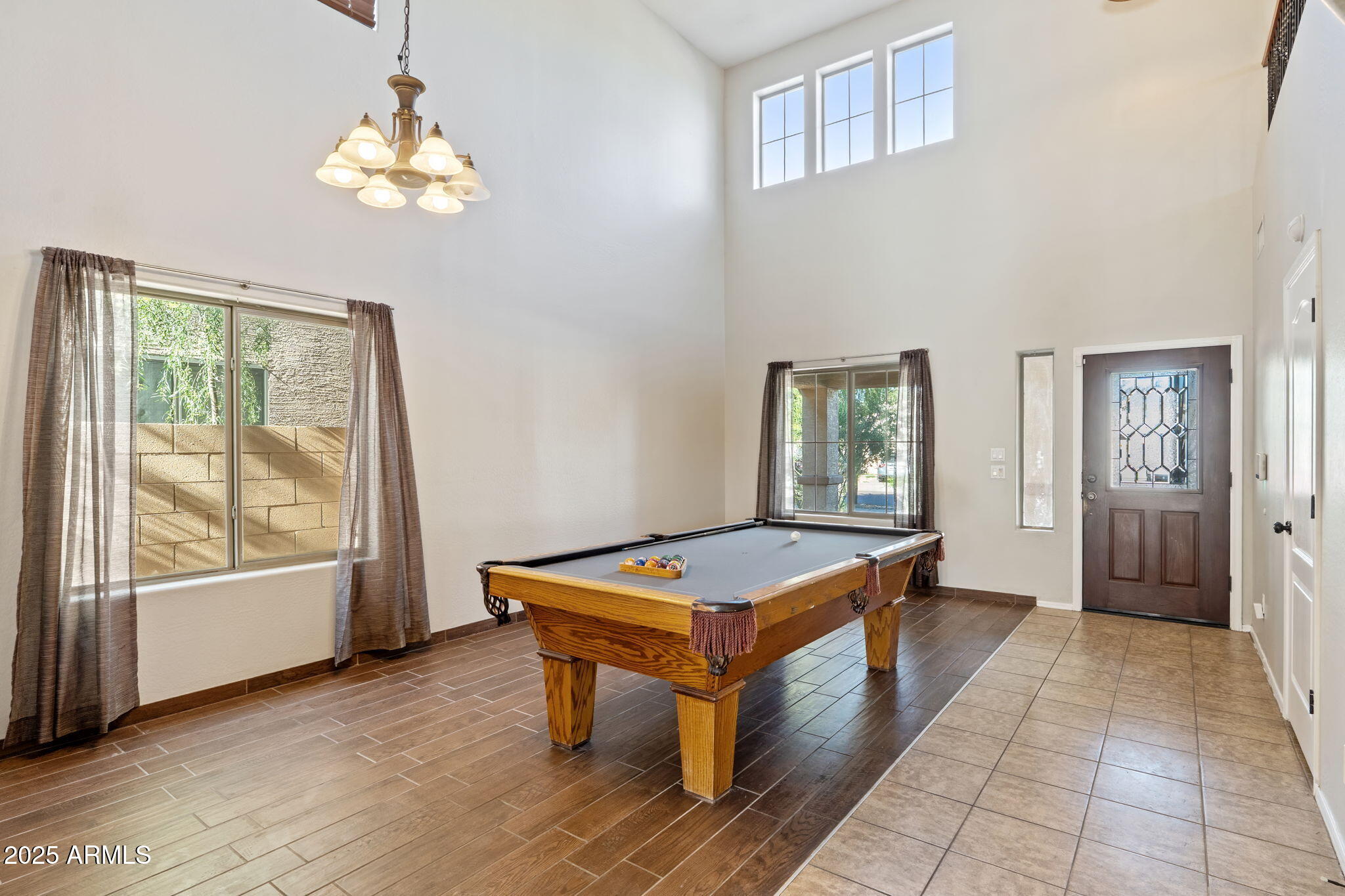 2527 W TAMARISK Avenue