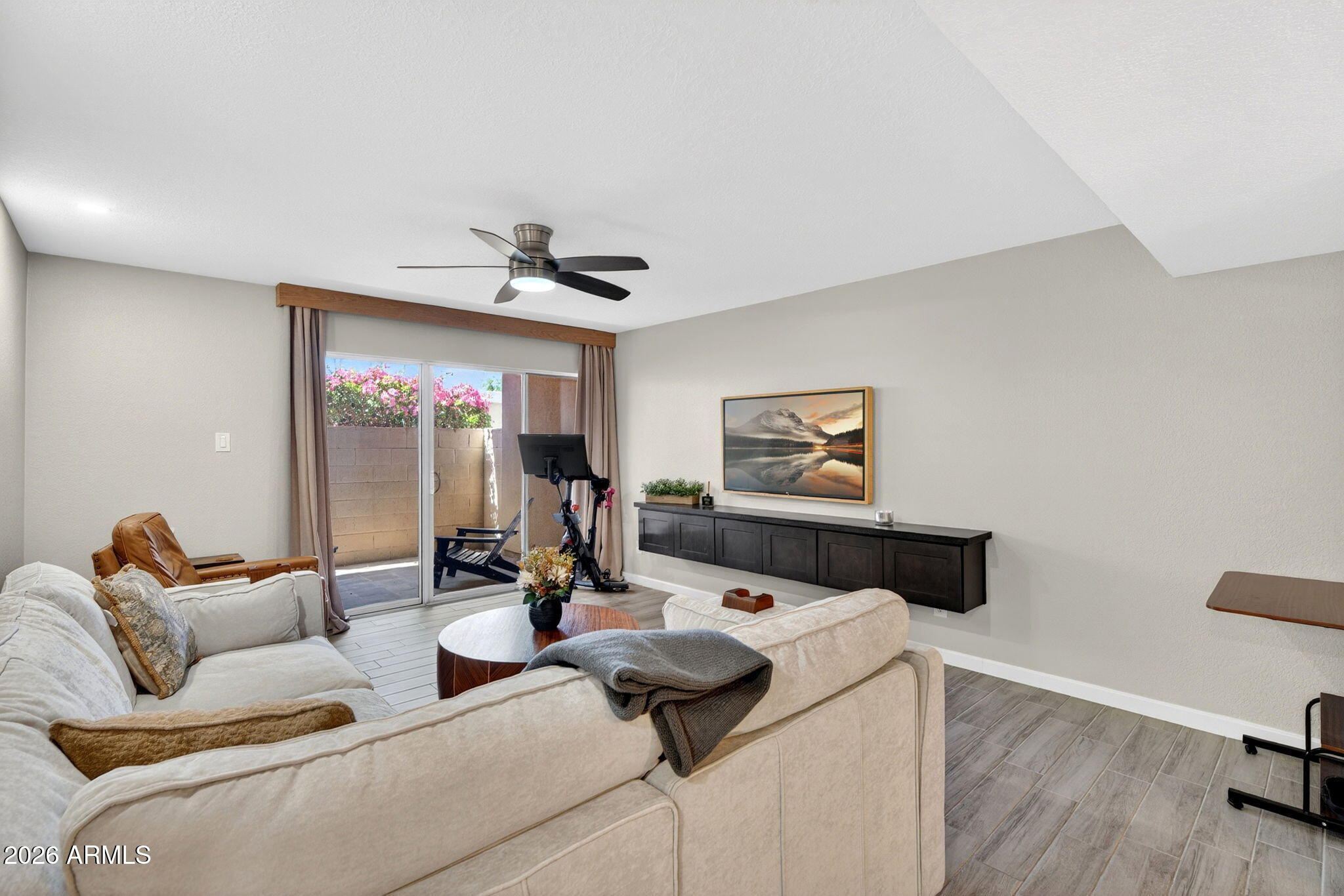 2233 E HIGHLAND Avenue 134