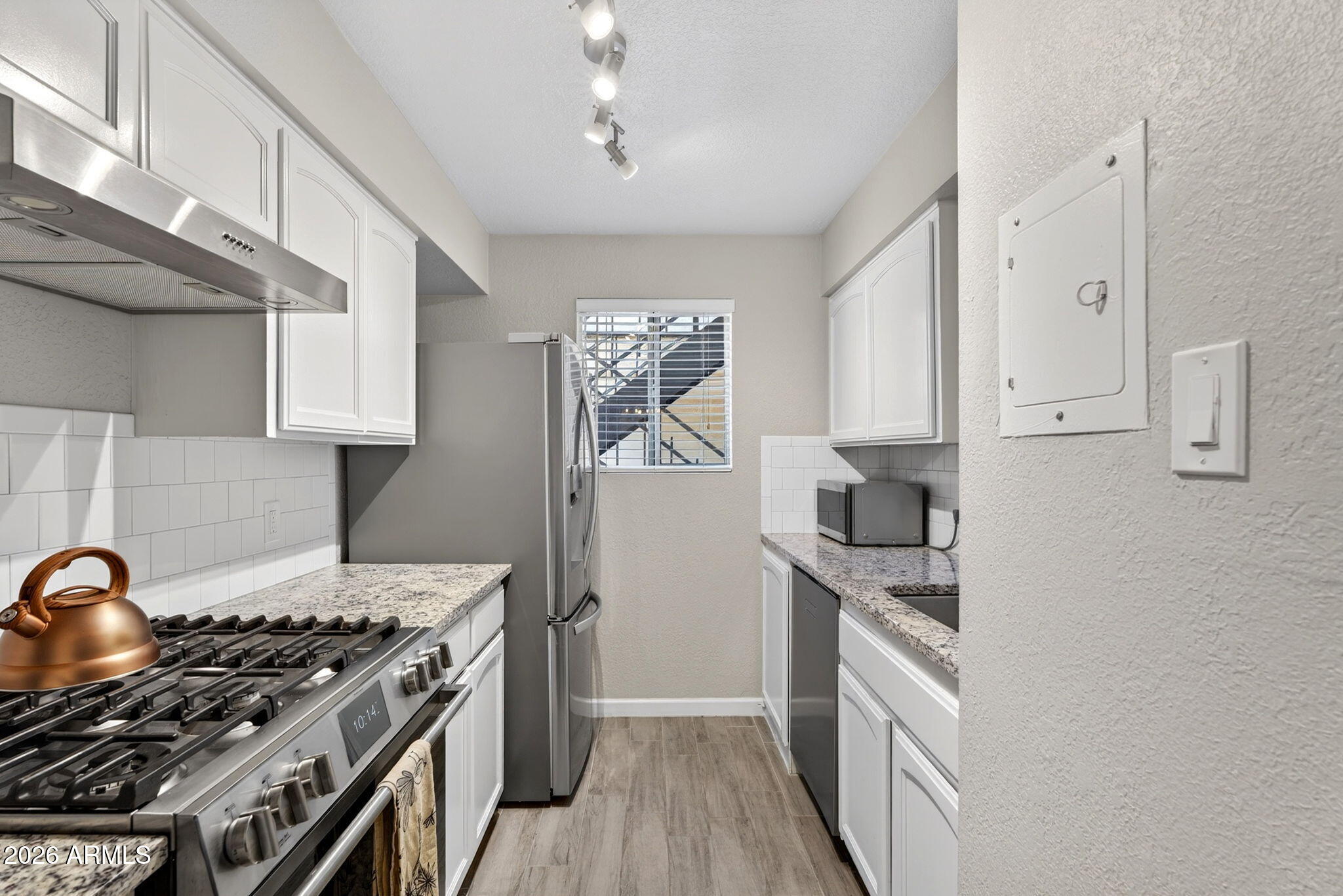 2233 E HIGHLAND Avenue 134