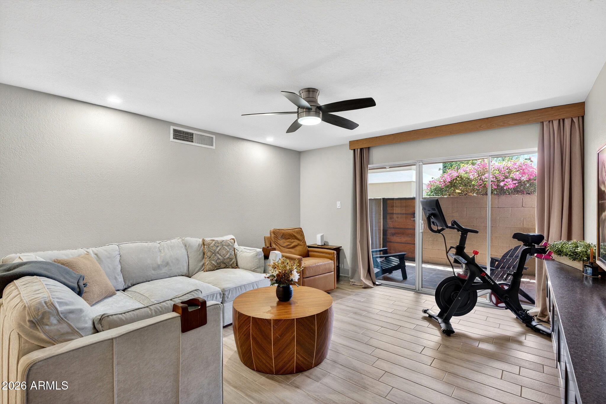 2233 E HIGHLAND Avenue 134