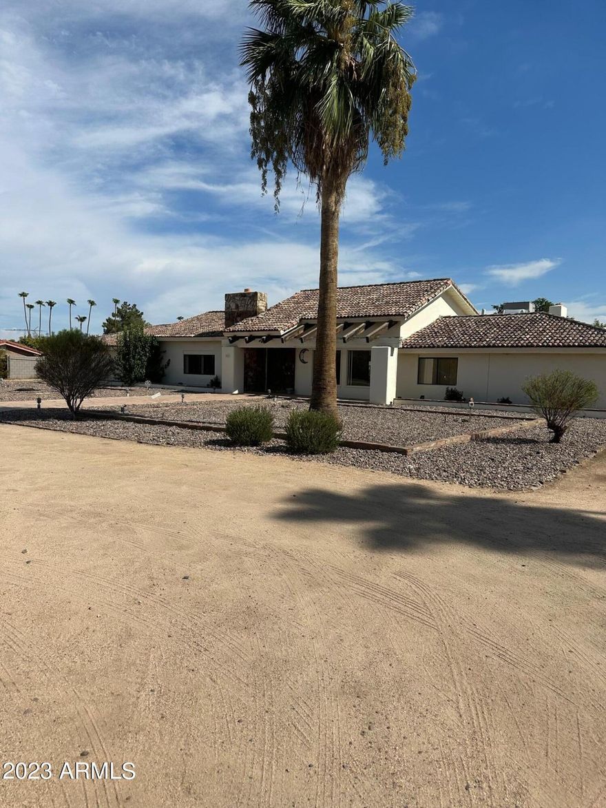 Looking for that perfect buildable lot in PV?
This is it.  1.13 AC  49250 SQFT lot.


Three separate buildings.  Main home appx 4200 sqft.
Guesthouse 
apx 1400 sqft