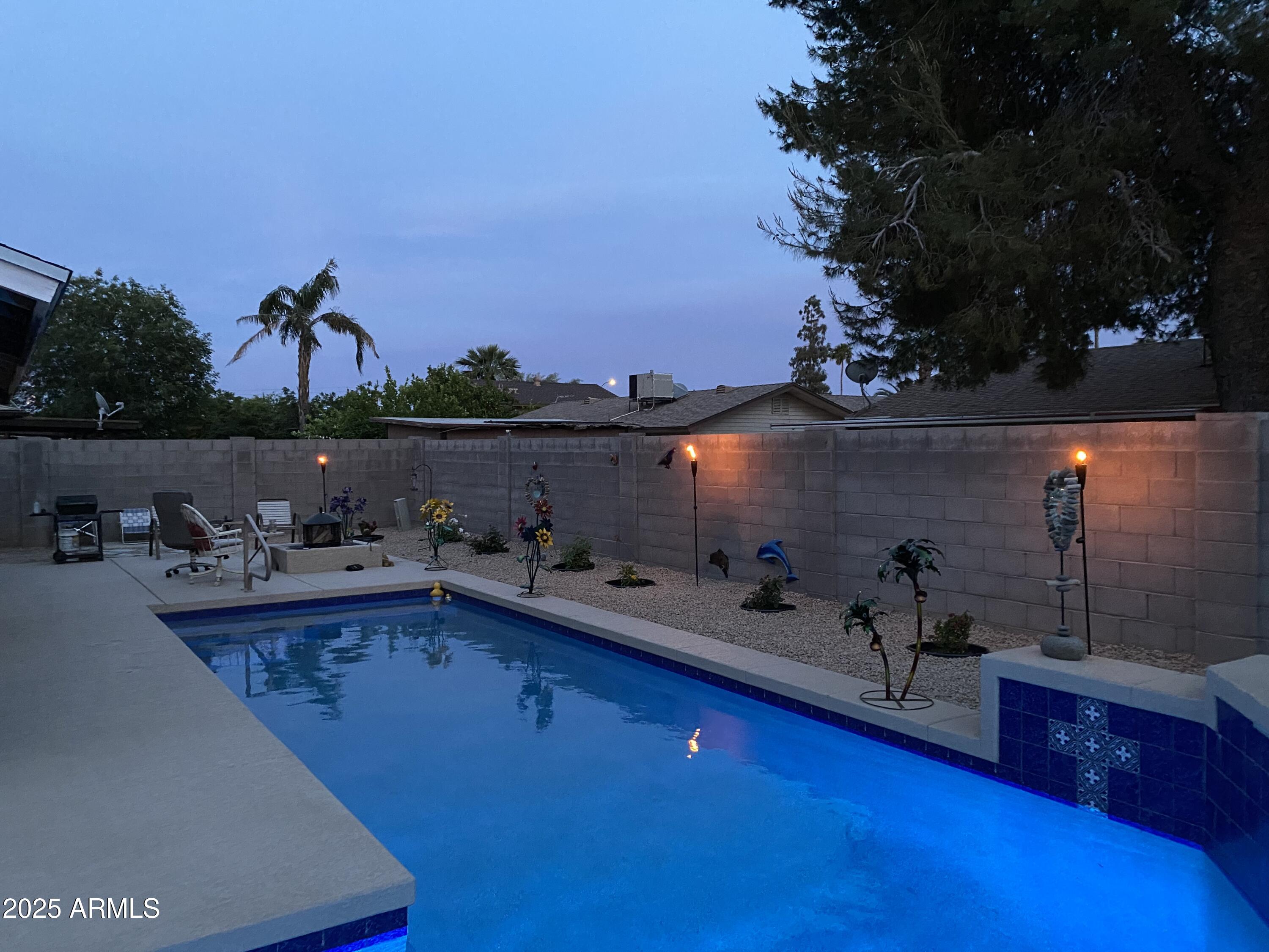 3915 E WINDROSE Drive