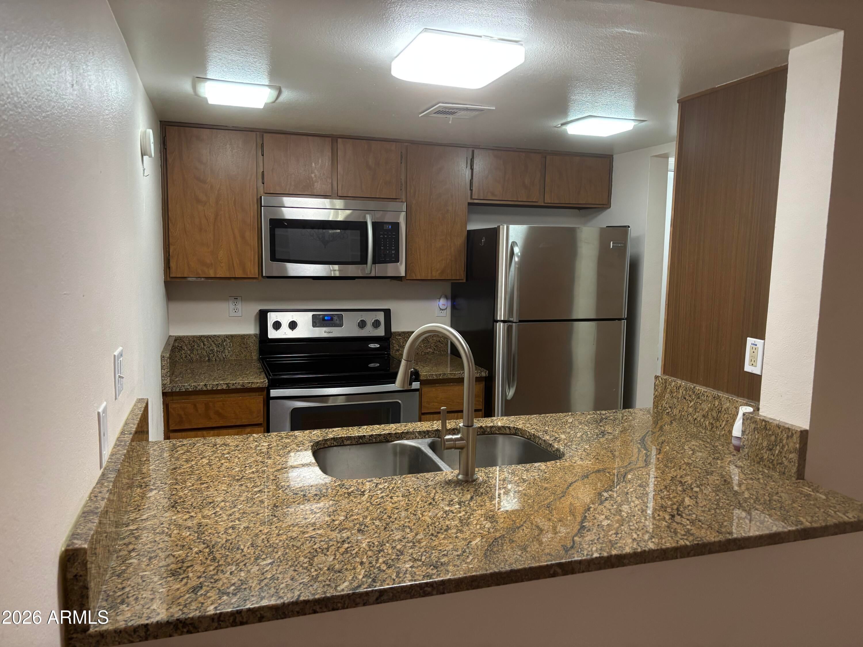 3033 E DEVONSHIRE Avenue 2017