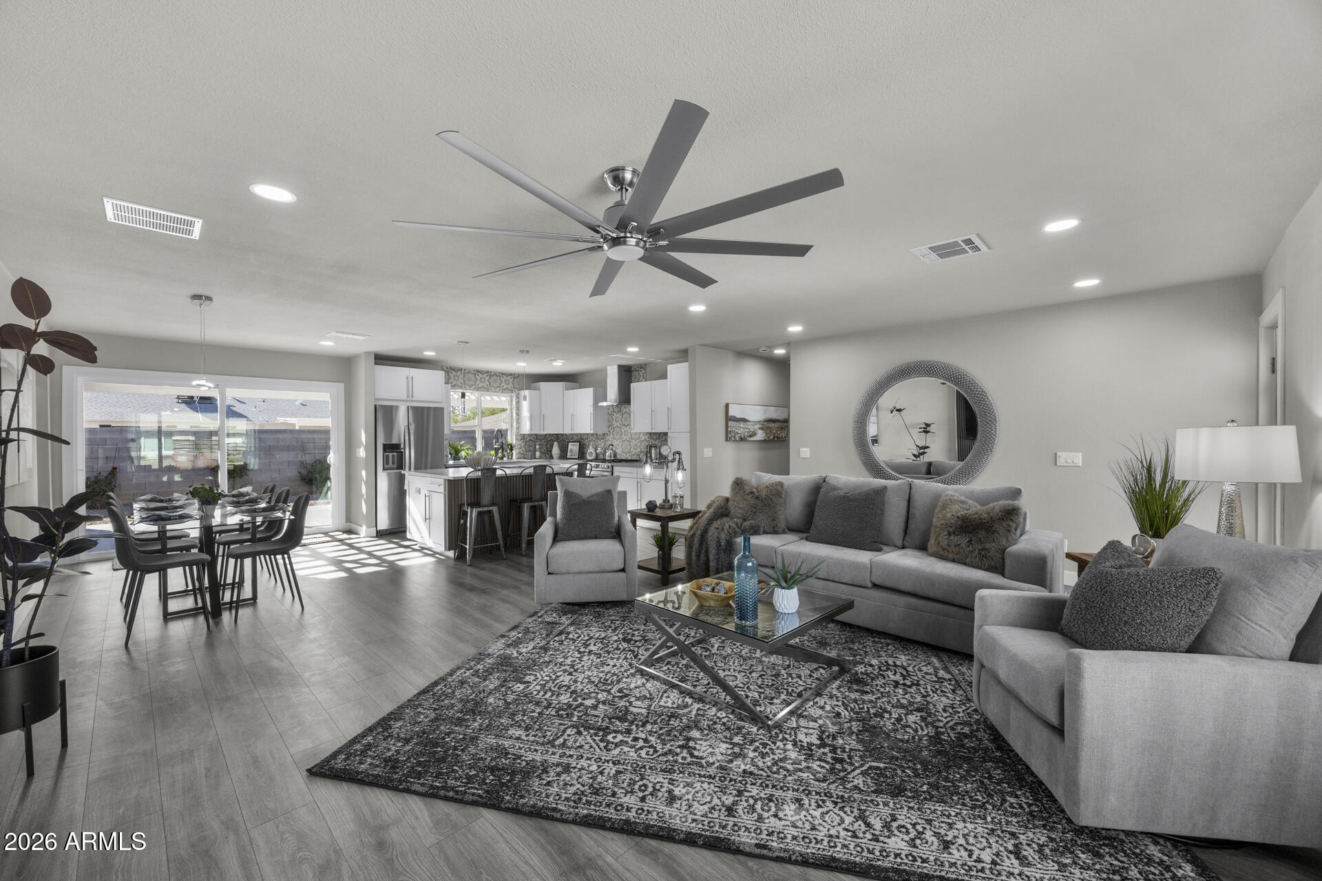 8519 E NORTHLAND Drive