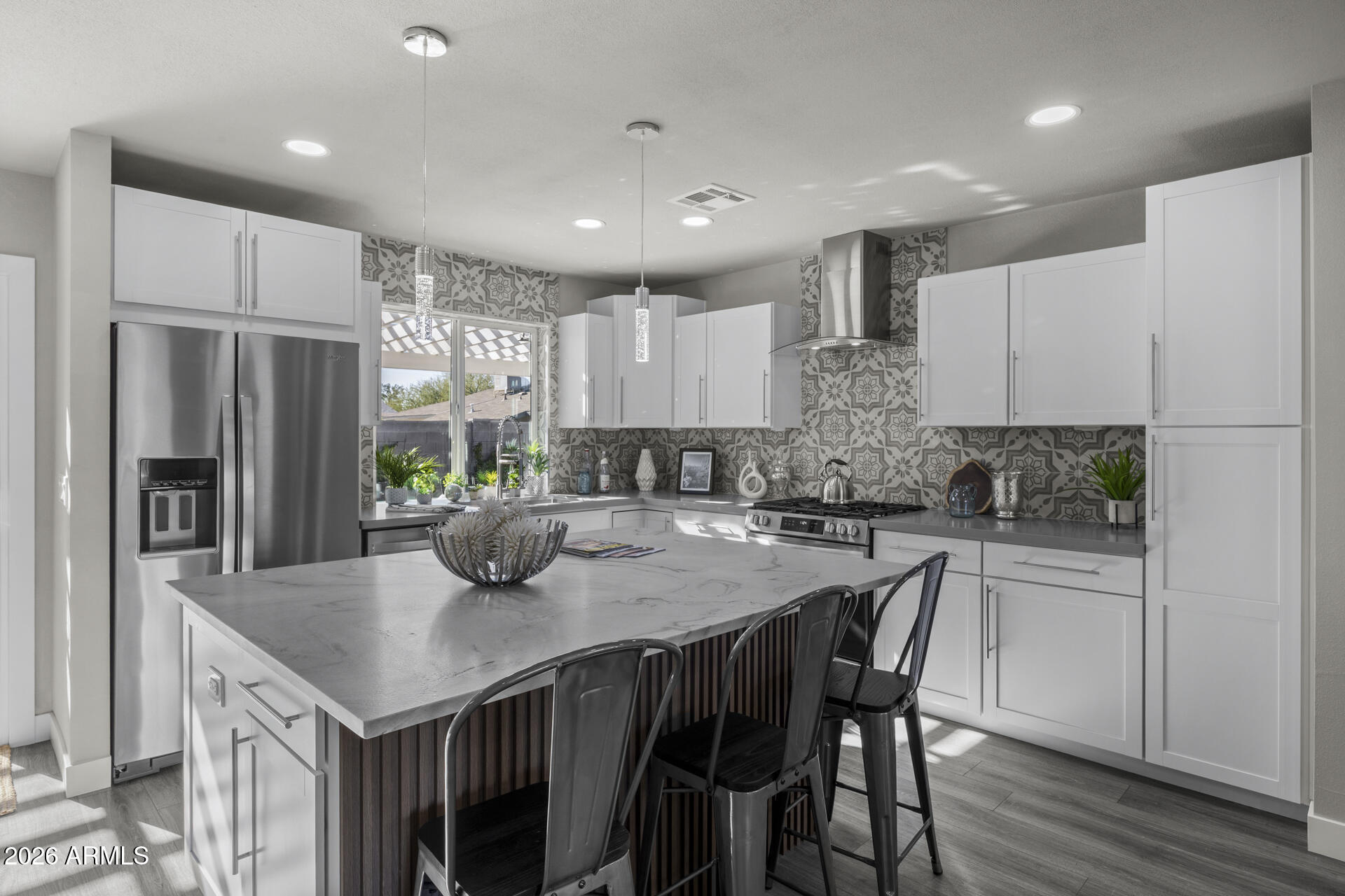 8519 E NORTHLAND Drive