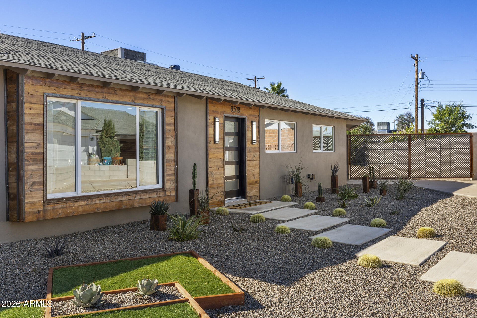 8519 E NORTHLAND Drive