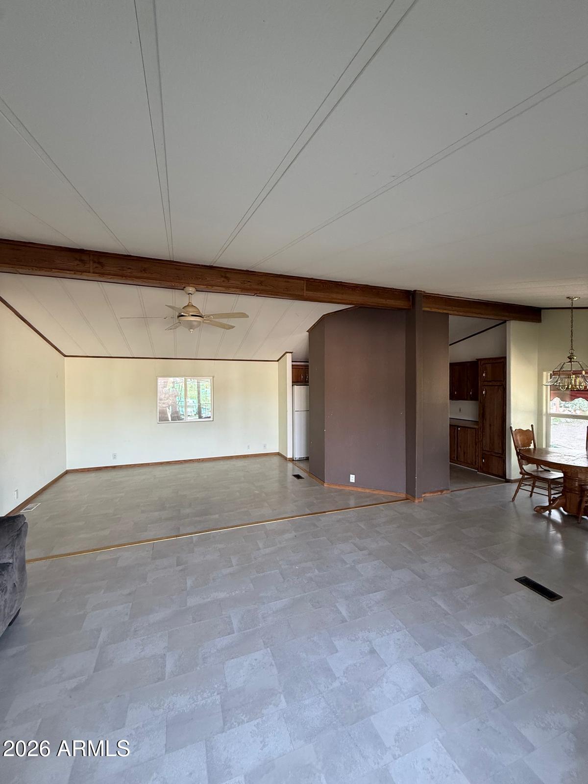 401 E QUEEN CREEK Drive