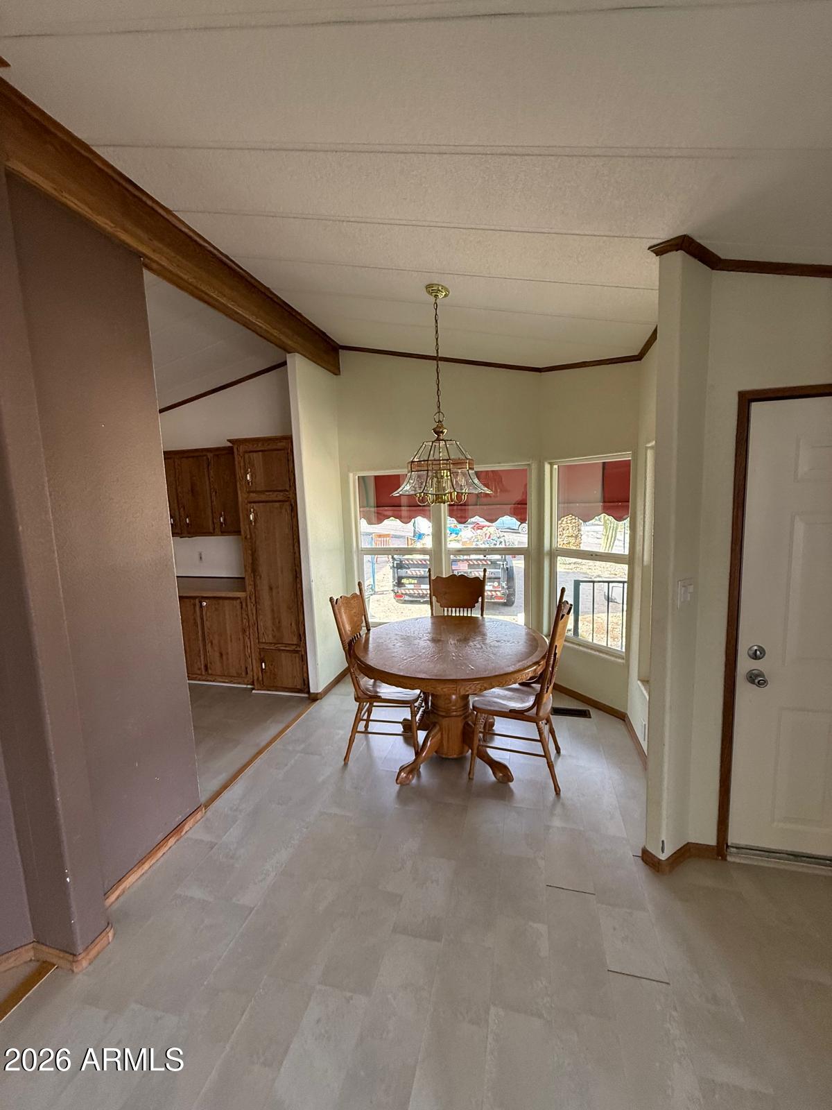 401 E QUEEN CREEK Drive