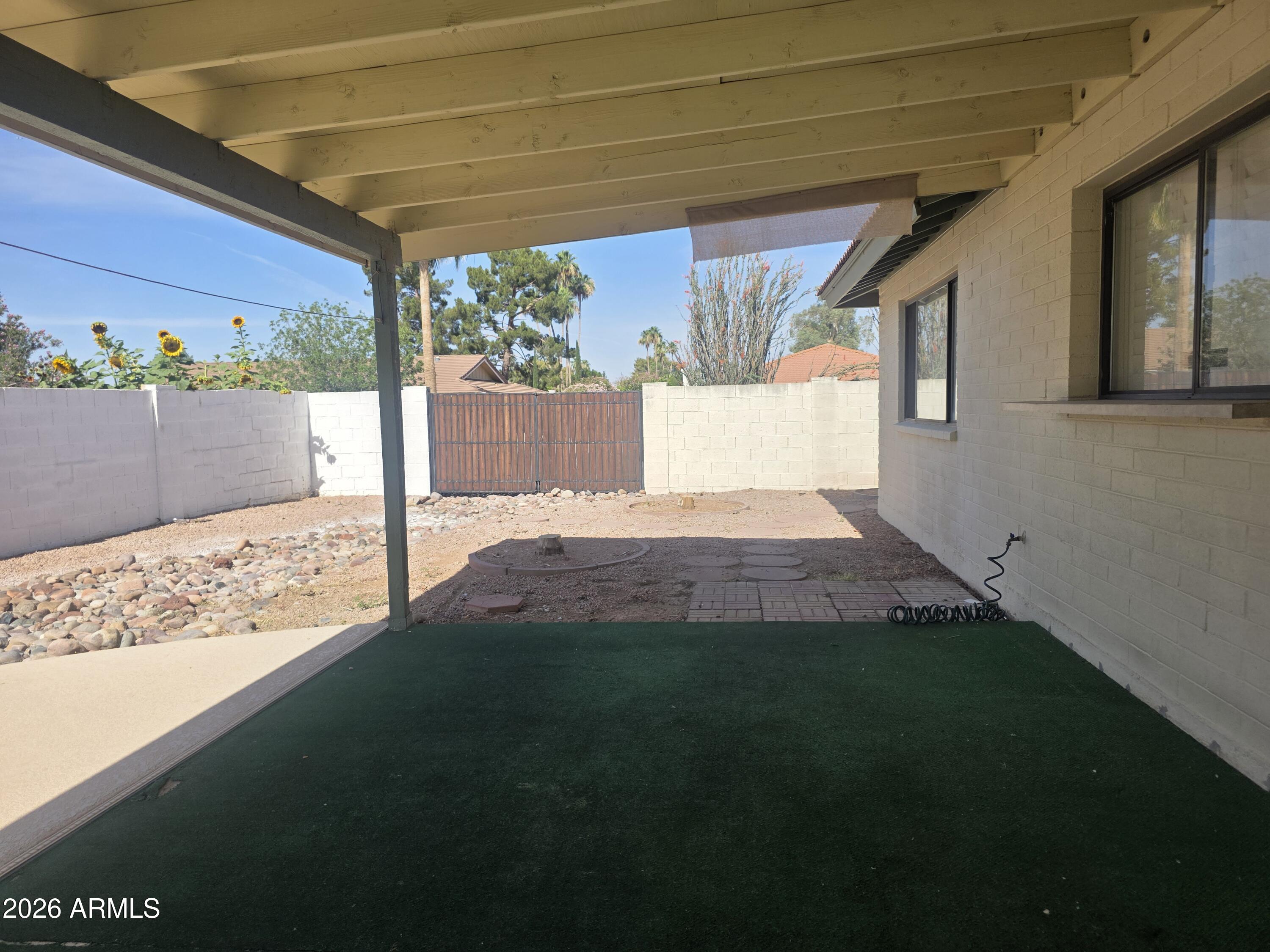 2409 E Jensen Street