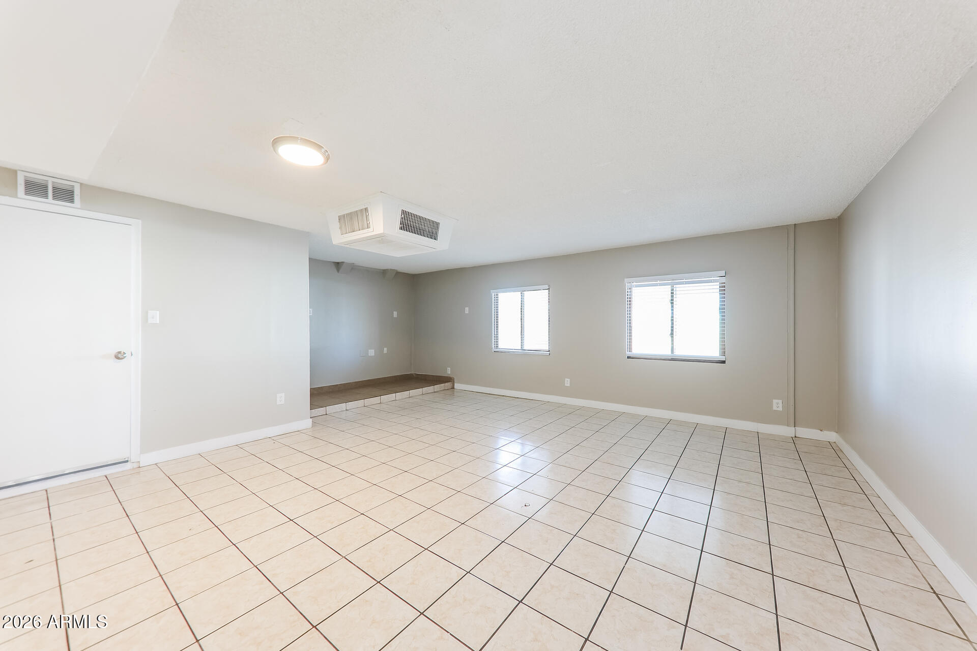 10215 N 35TH Drive