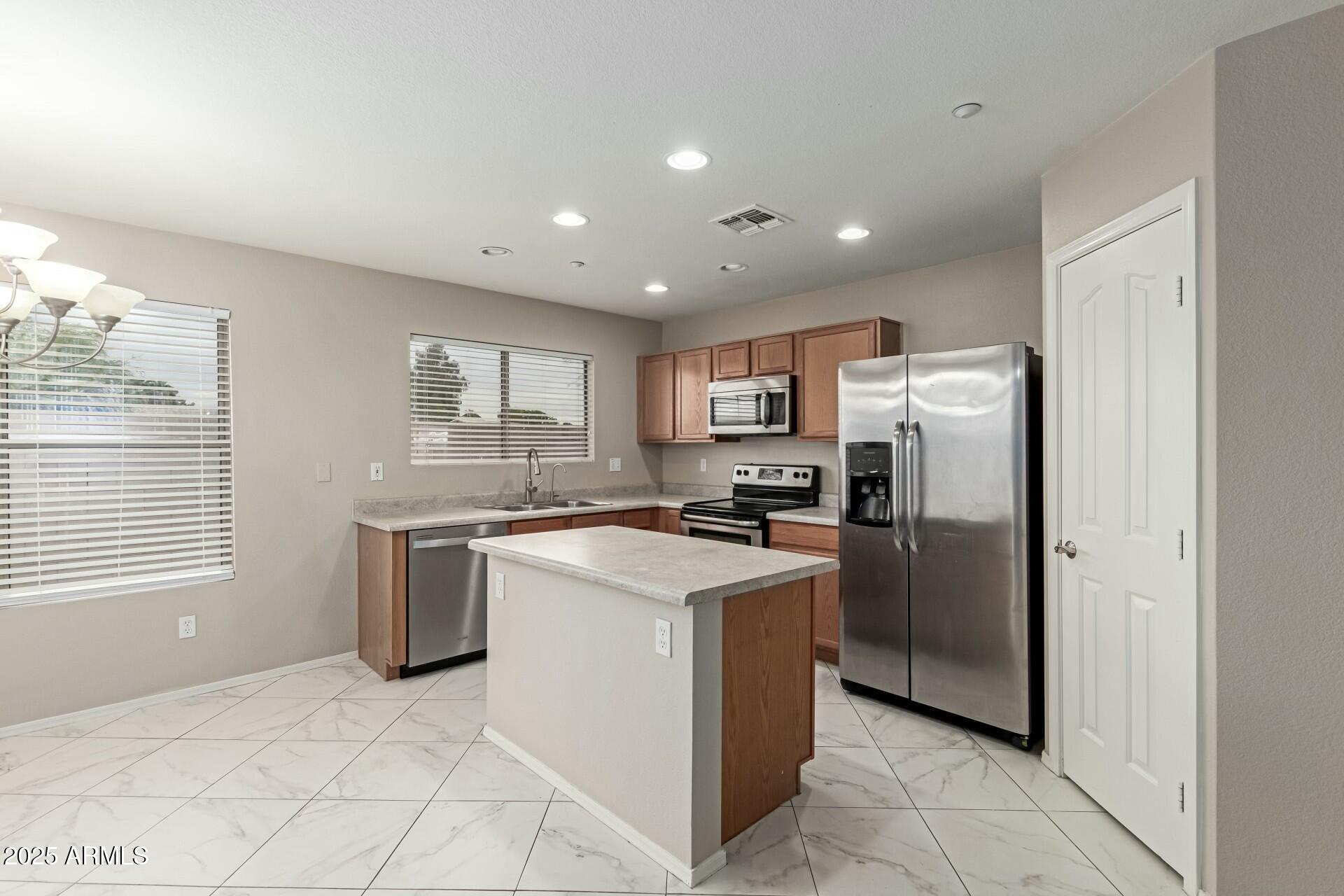 1404 S CROSSBOW Court