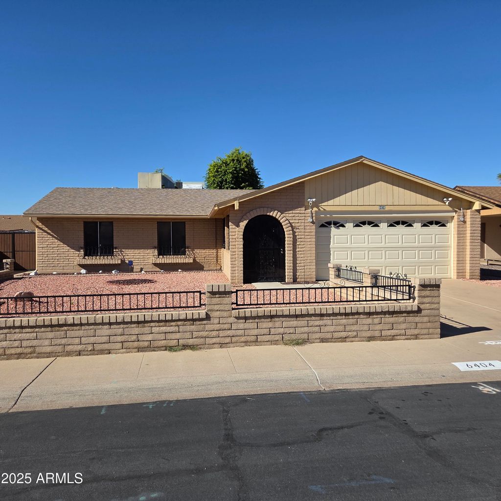 Photo of 6404 W Sunnyslope Lane, Glendale, AZ 85302 (MLS # 6937436)