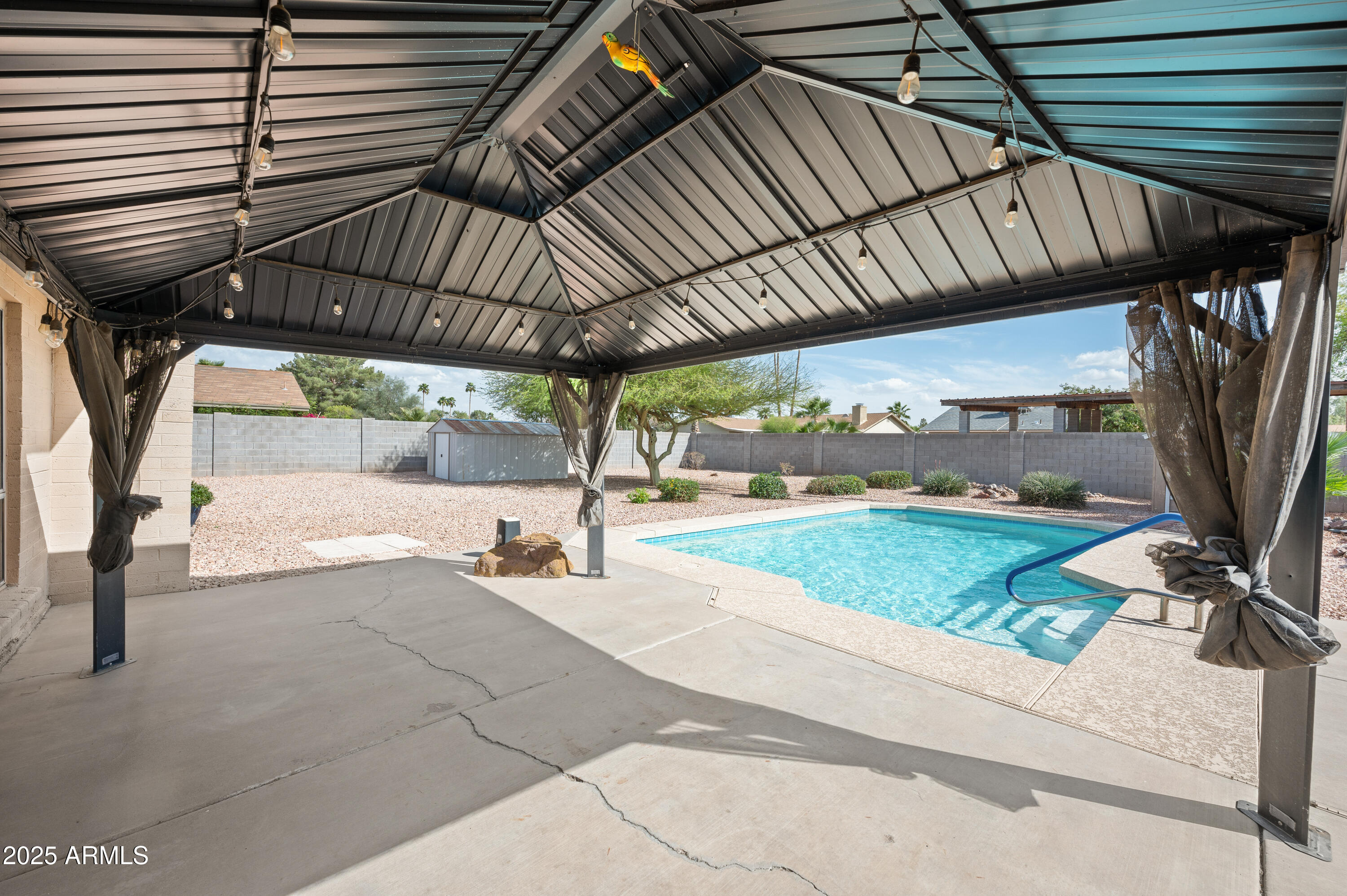 617 W LAGUNA AZUL Avenue