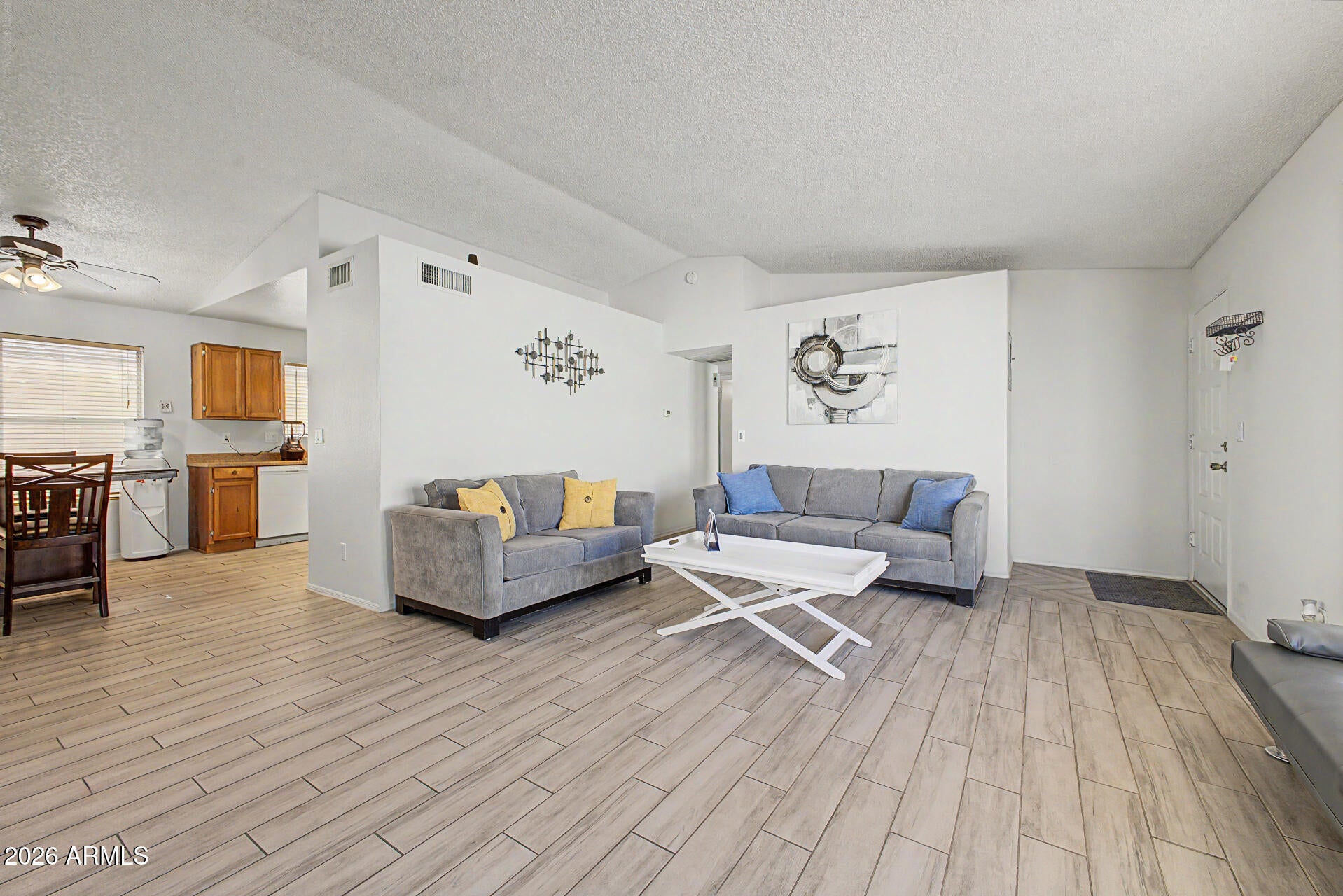 619 E JENSEN Street 32