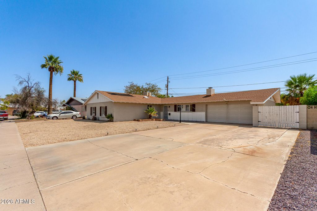 Photo of 5209 N 61 Drive, Glendale, AZ 85301 (MLS # 7028209)