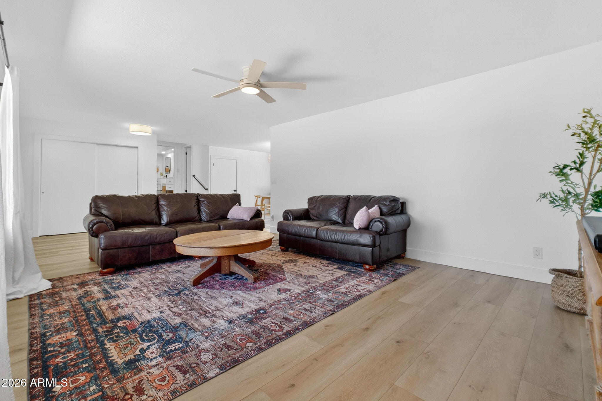 1048 N ARROWHEAD Lane