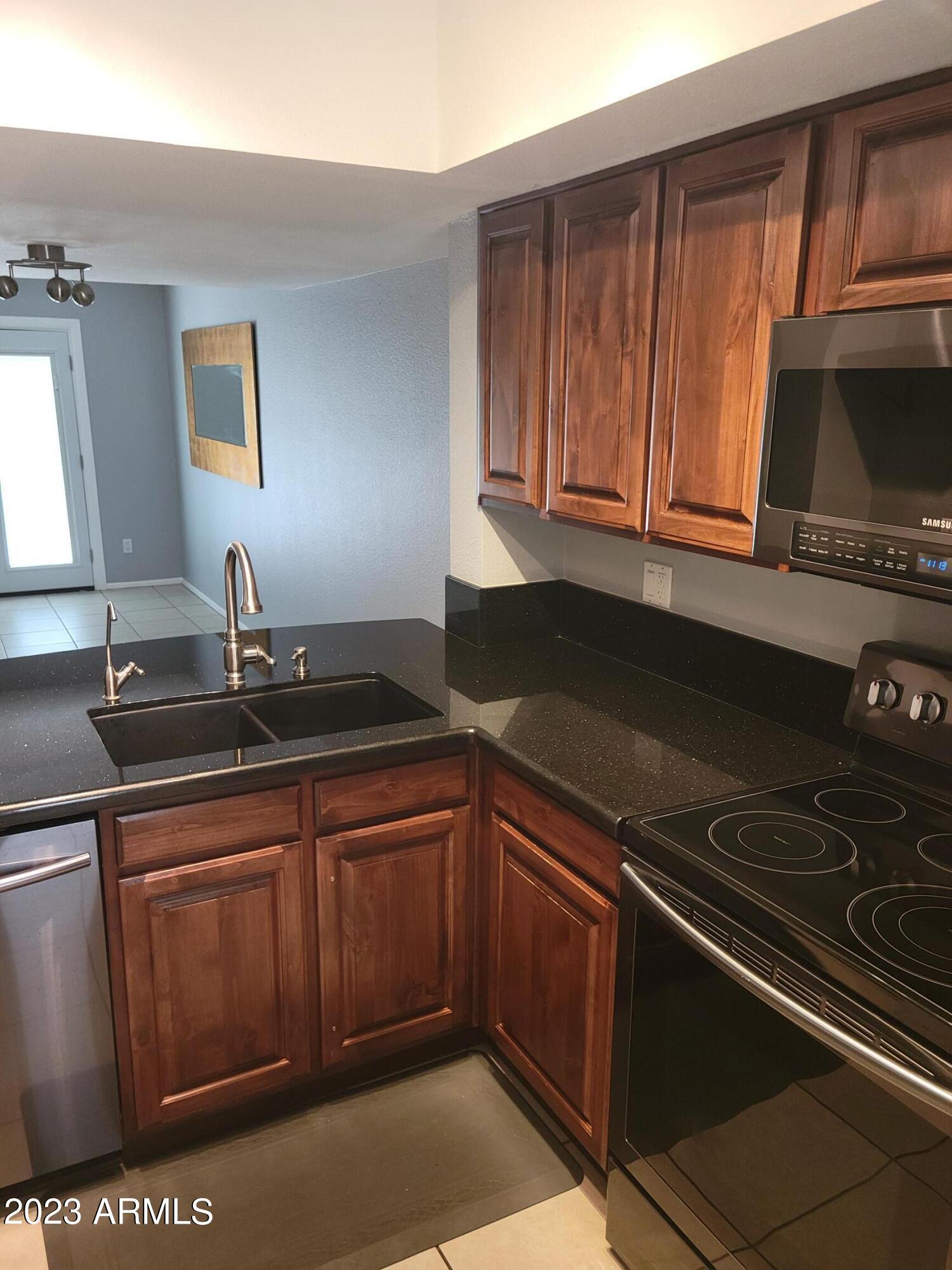 815 E Grovers Avenue Unit 30